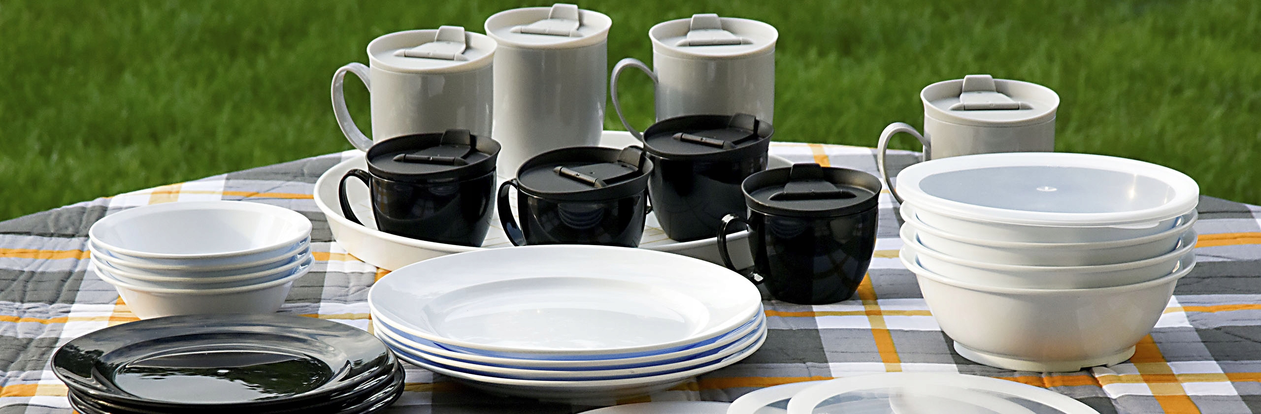 Kubek z uchem i pokrywką 450 ml wielorazowy szary Pojemność 450 ml