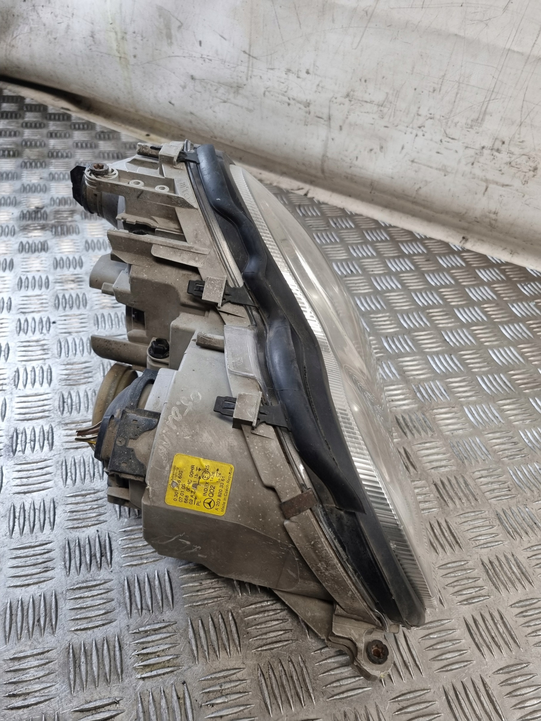 light left front MERCEDES W203 2004