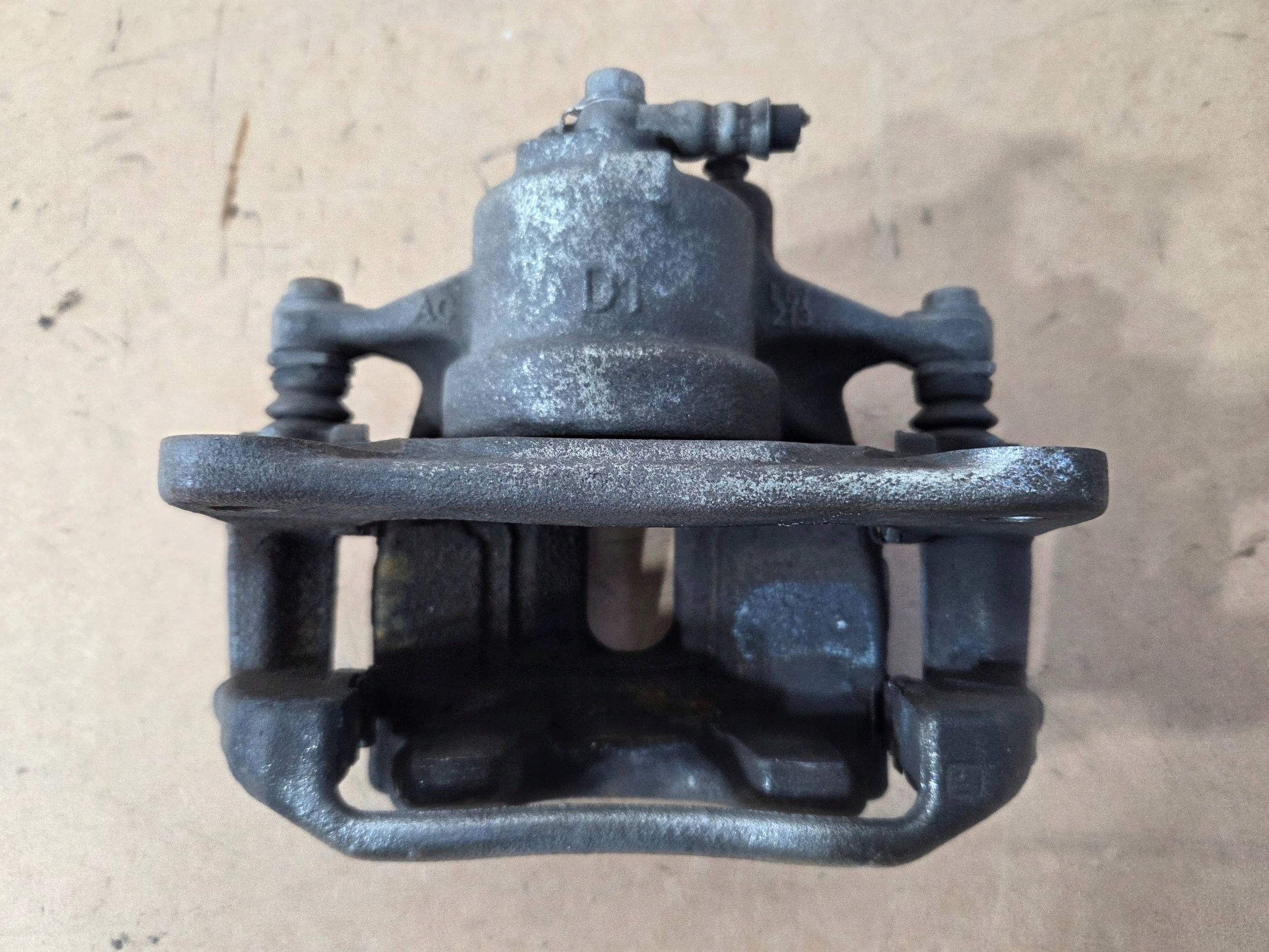 Toyota C-HR and caliper brake front right (B823)