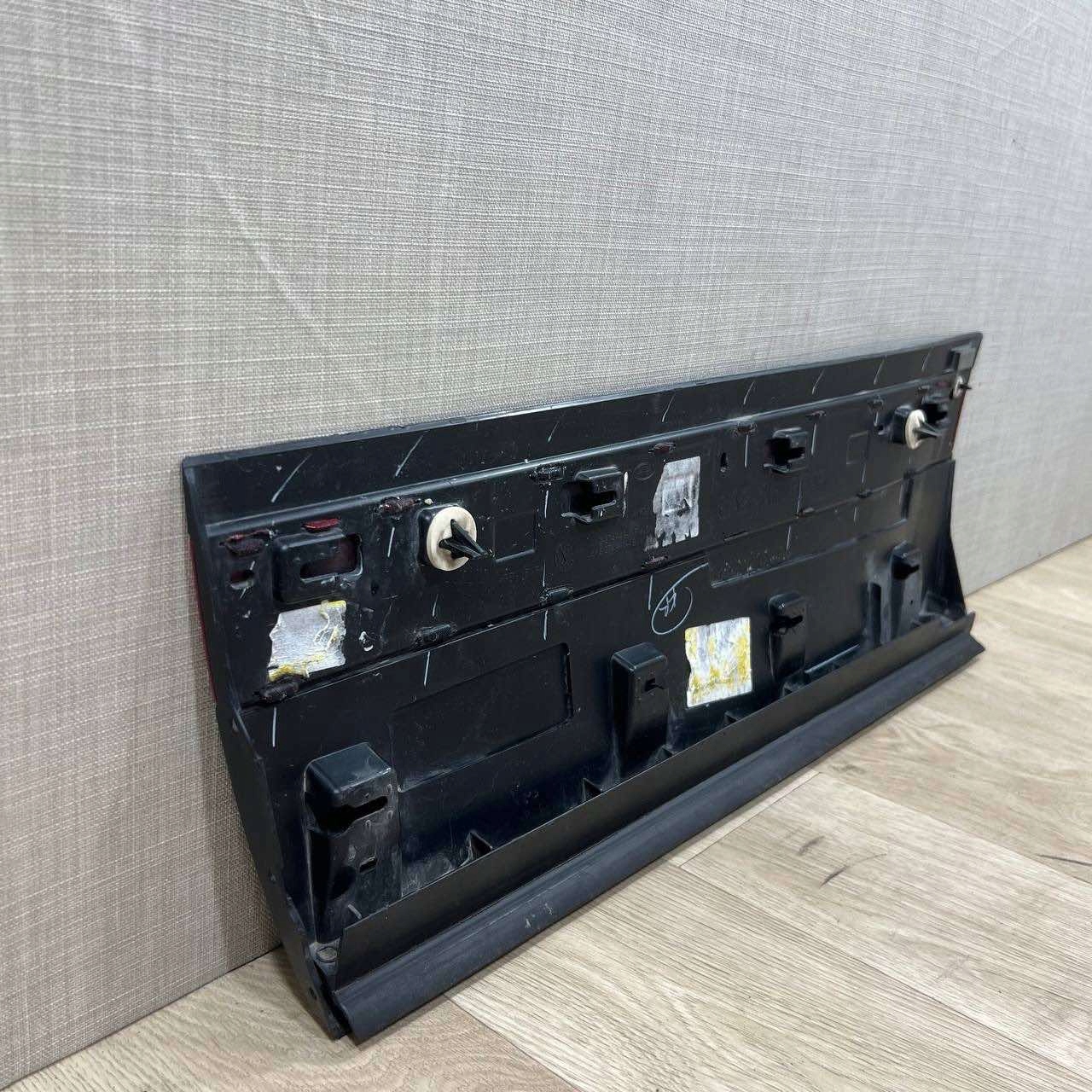RANGE ROVER VELAR L560 2017 -> moulding for door right rear part J8A2-274A48-A