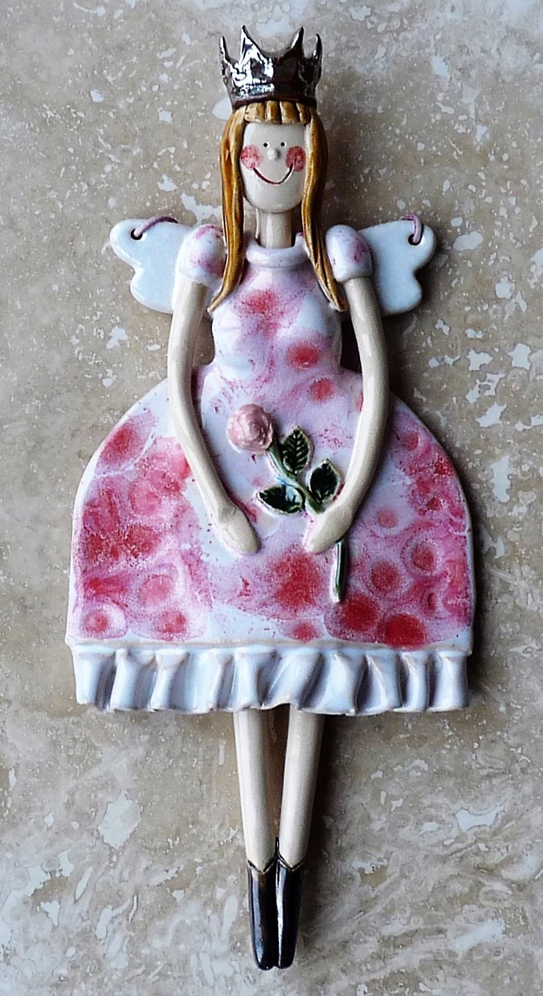 Keramická figurka Anděl Růžový Dívka Královna plesu Dárek 26 cm