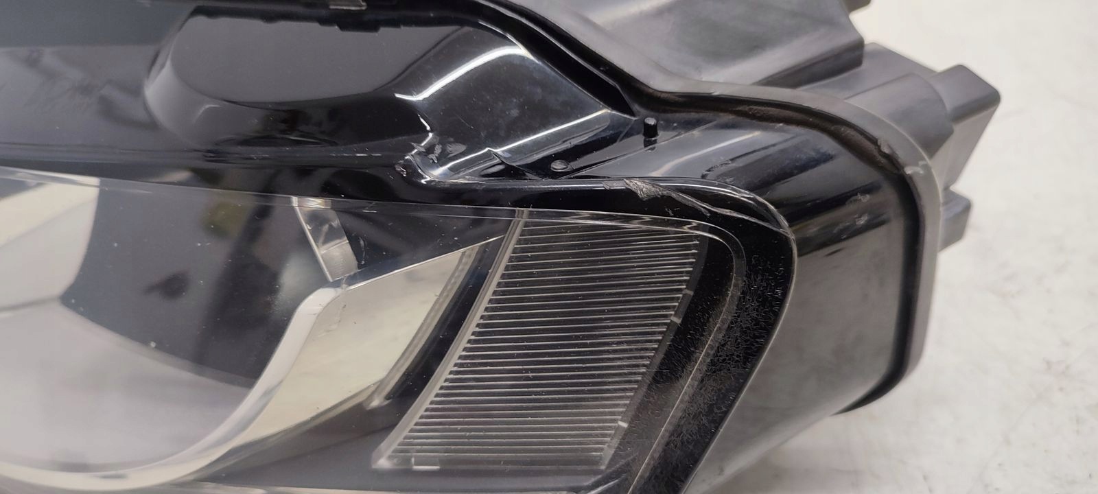 light front front left Audi A4 B8
