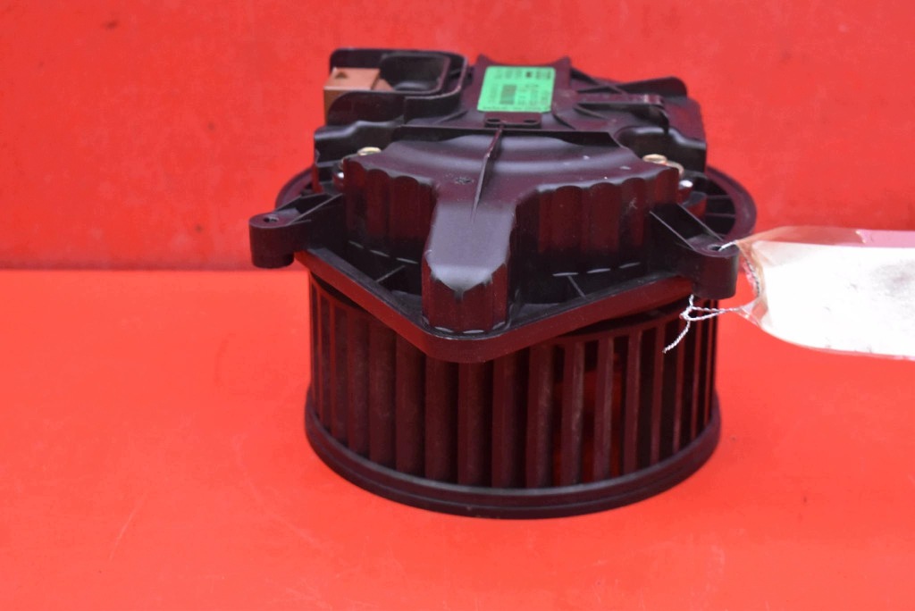 DMUCHAWA Lüfter des lüfters EU 8E1820021 AUDI A4 B6 00-05