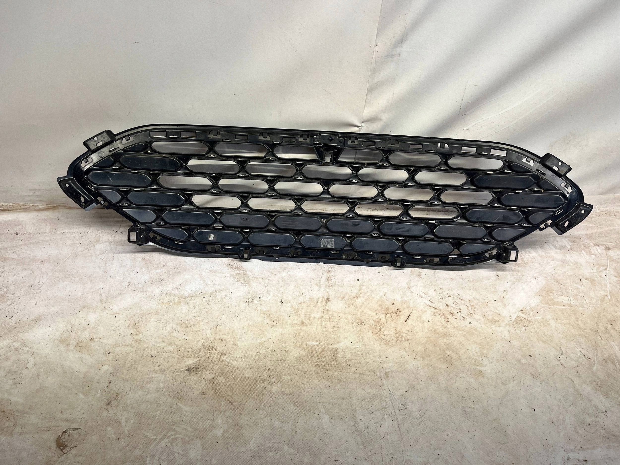 grill front FORD KUGA III LV4B-8200-GD @M
