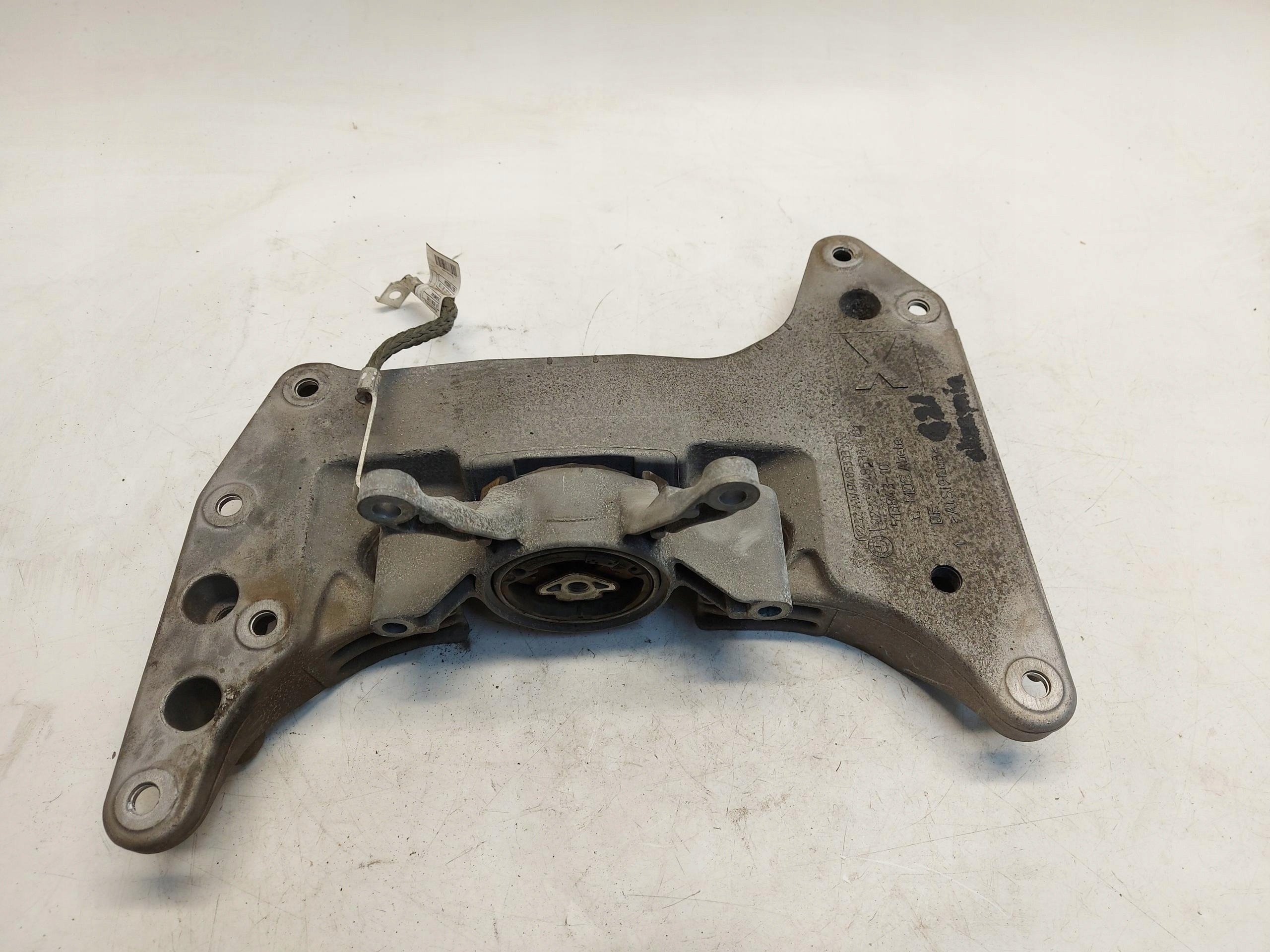 BMW G21 G20 330e holder support gearboxes rear part 2.0E 9485334