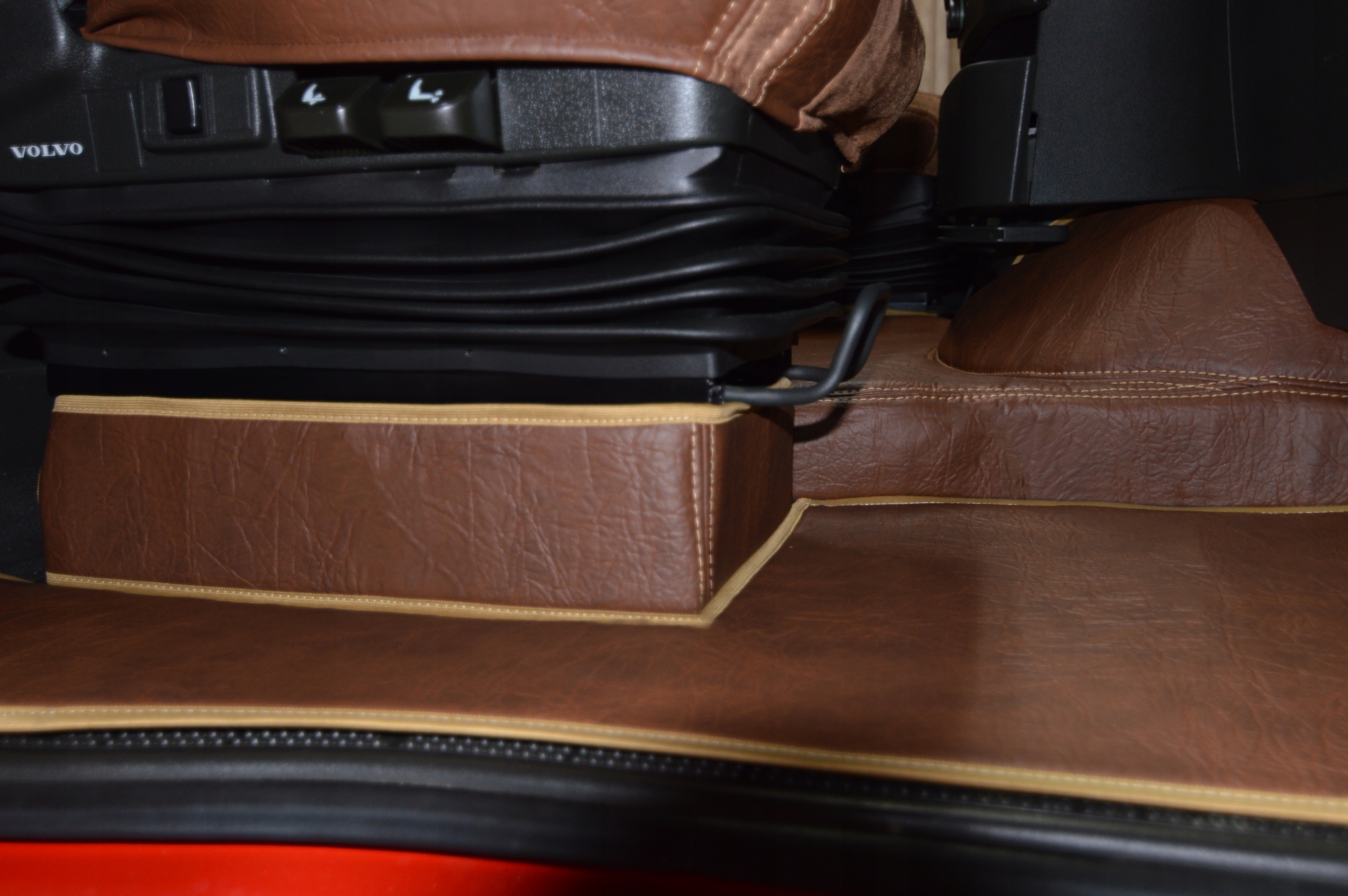 Cokoły PRESTIGE LINE do Volvo FH od 2013 TIR