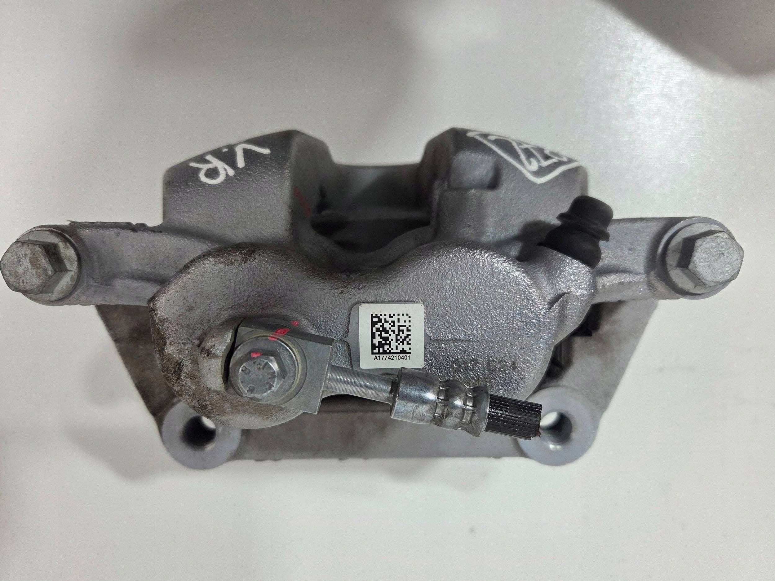 Mercedes-Benz GLB X247 caliper brake front right L72370 (B872)