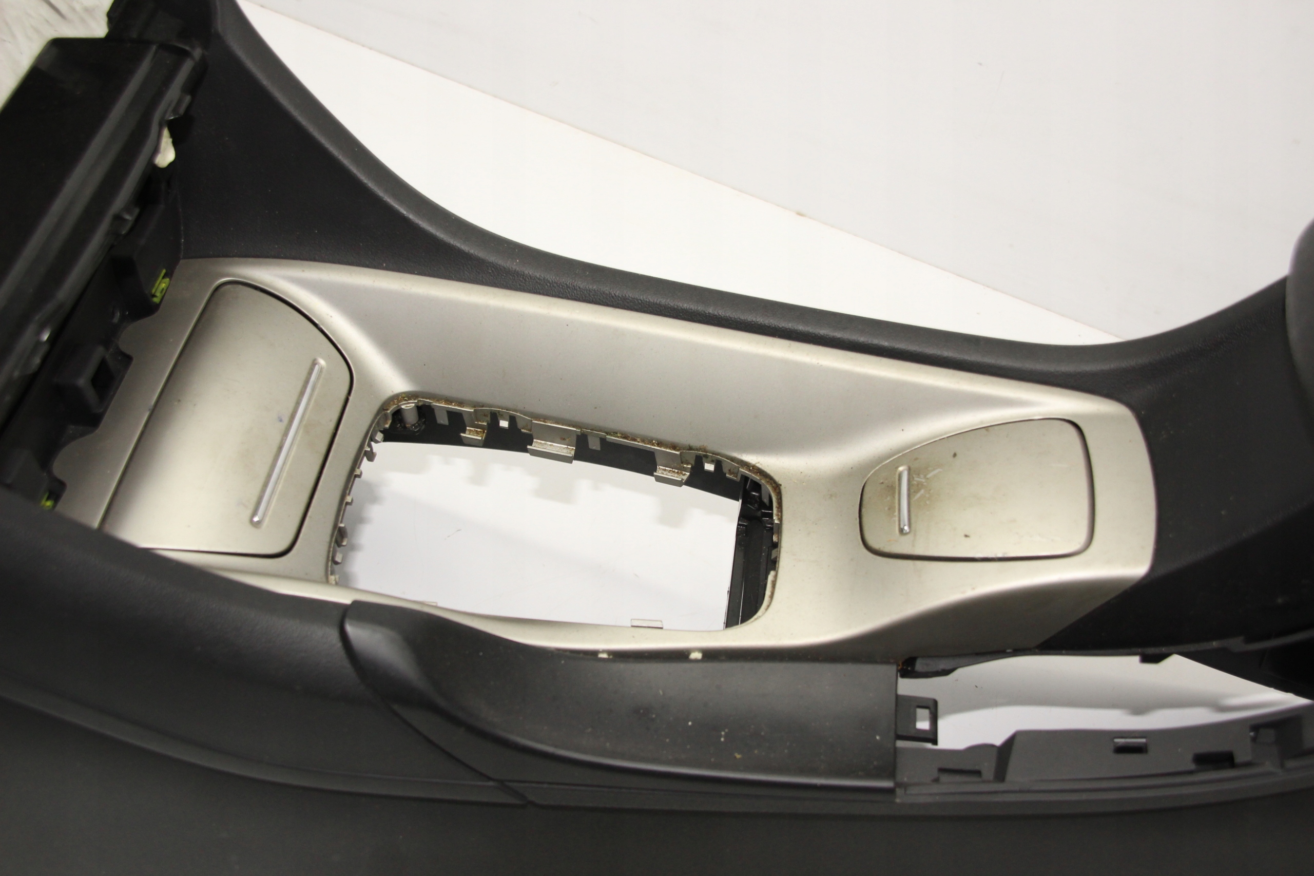 тунель середина подлокотник CITROEN C5 III X7 08-