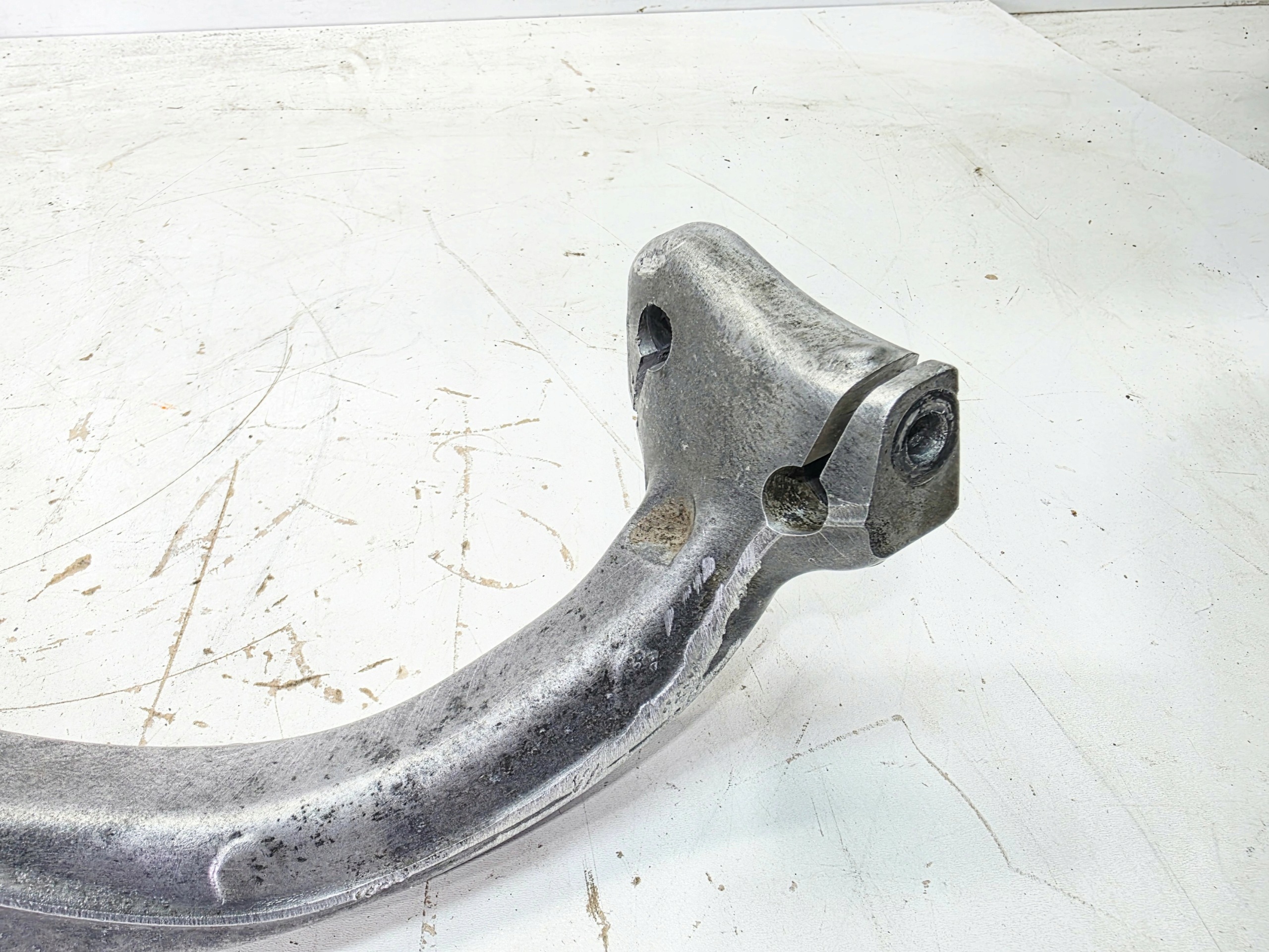 swing left front AUDI A4 B8 A5 8T 8K0407257G