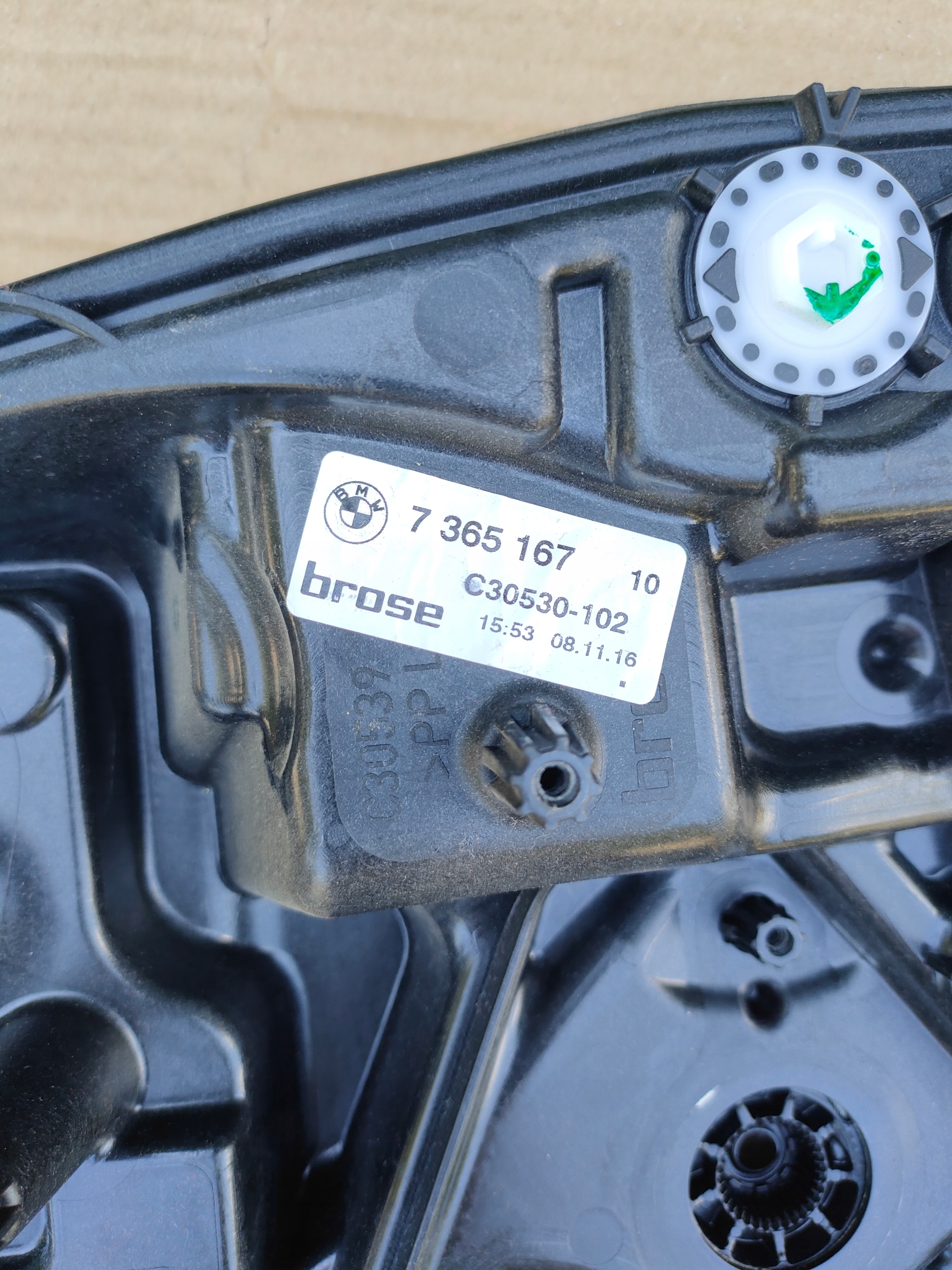window regulator rear part left 7365167 BMW 5 G30 G31