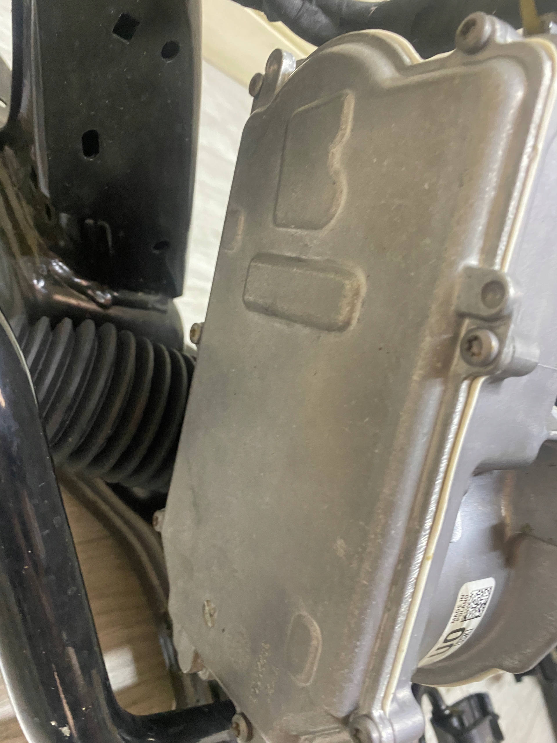 BMW X1 F48 subframe axle beam control 6872729 5A4CE68