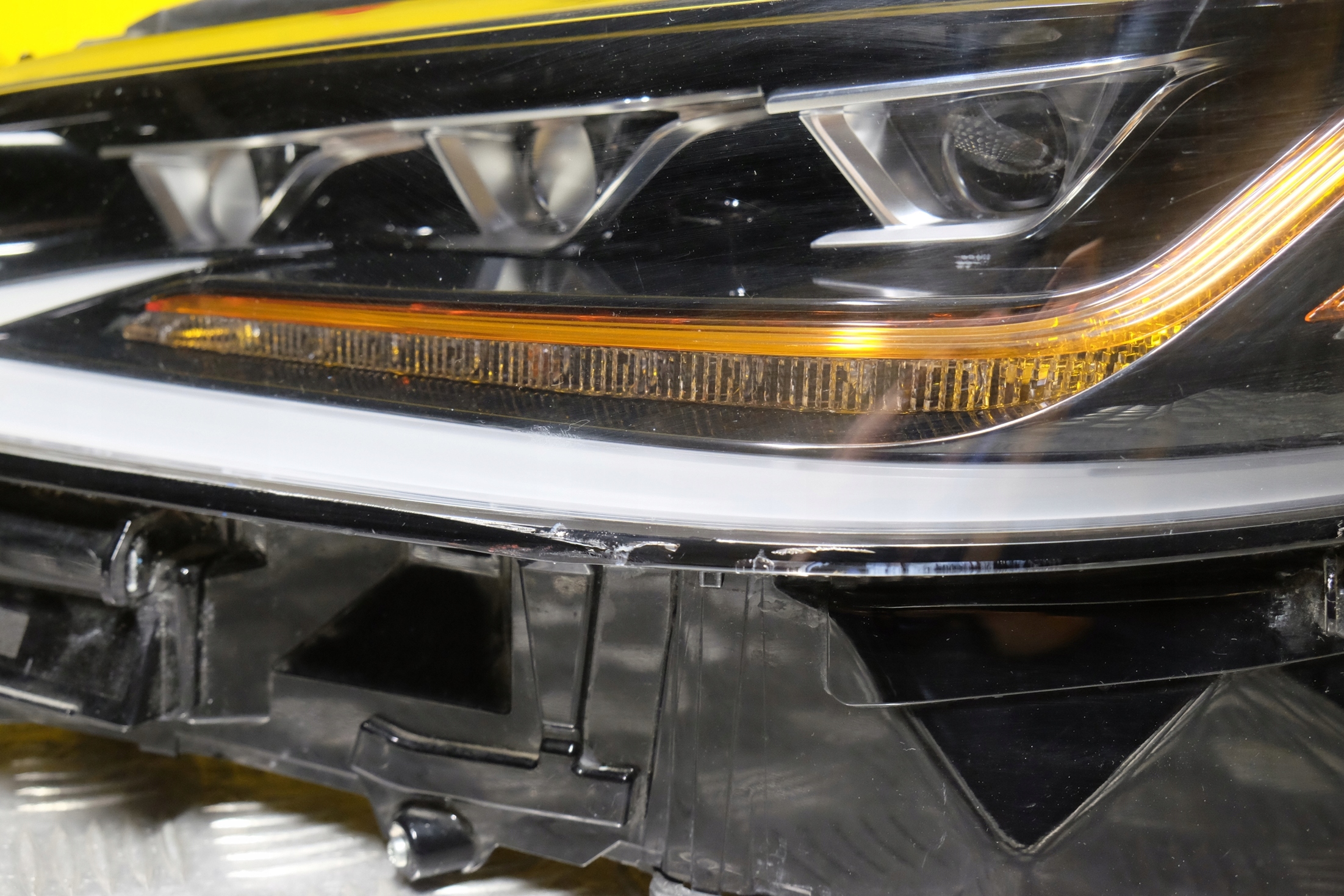 LEXUS ES ES350 ES300H 18- REFLEKTOR LAMPA LED USA Typ samochodu 4x4/SUV Samochody osobowe