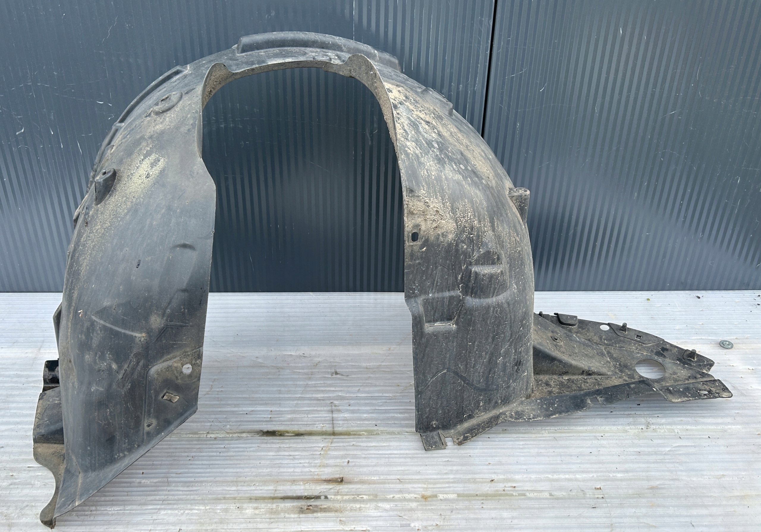mudguard left front CITROEN C3 III 16- 9811931280