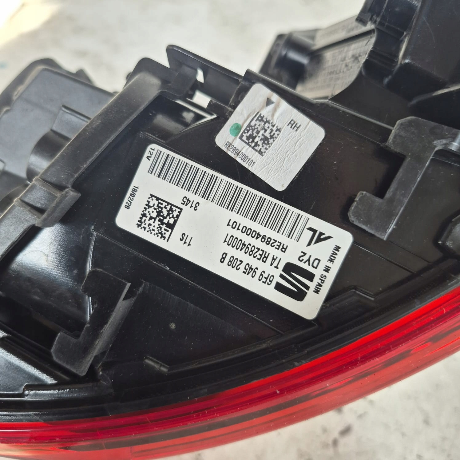 SEAT ARONA 17- light rear part rear right 6F9945208B