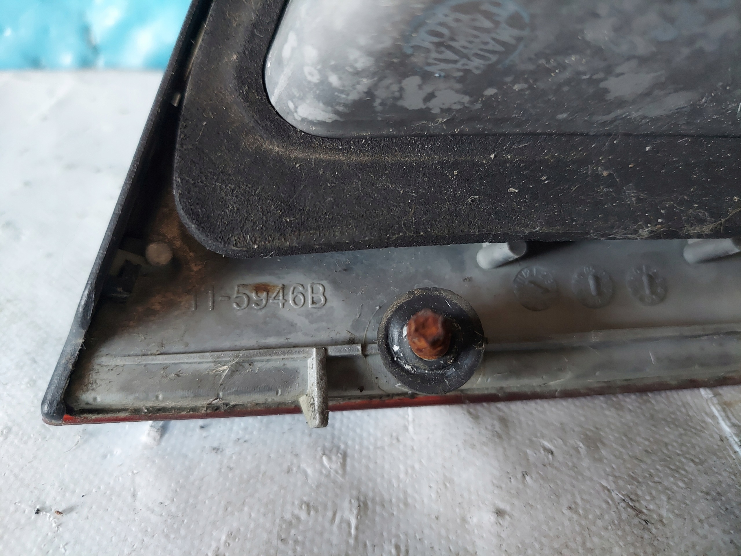 light BMW E46 sedan 115946B left rear part