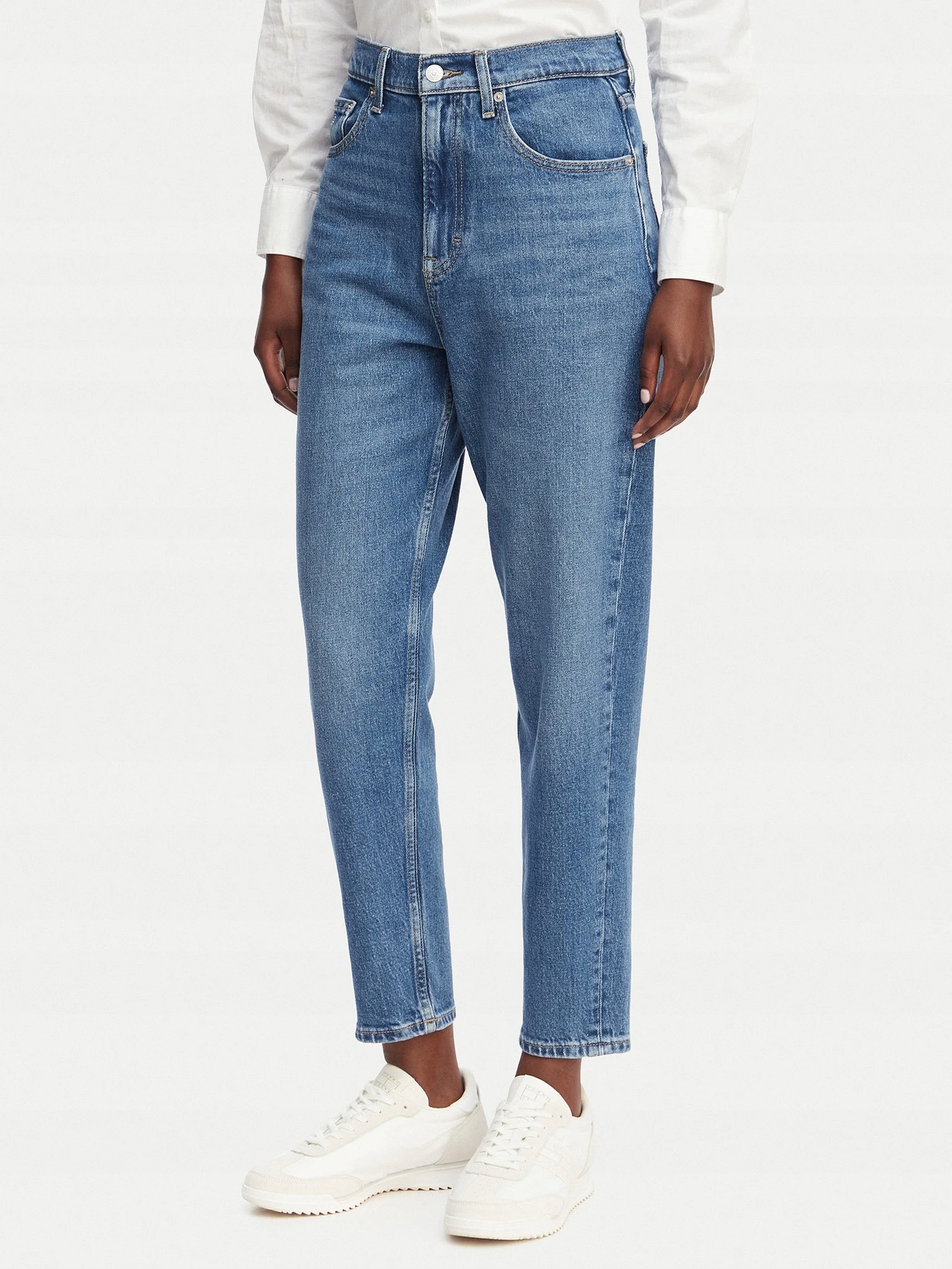 Tommy Jeans DW0DW19245 – Dámské džíny Mom Fit (modré) vel. 32/28