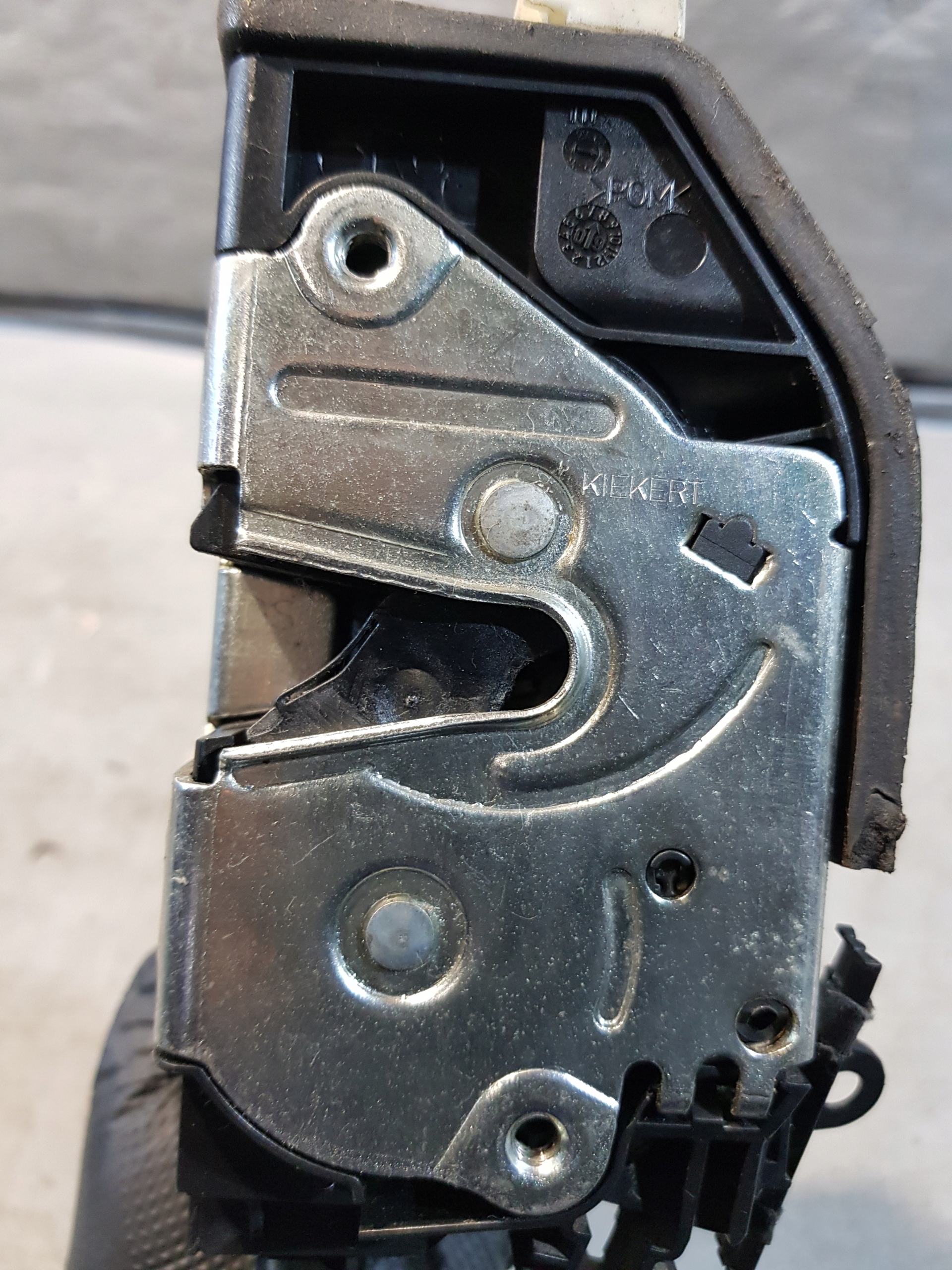 lock door right front front BMW E91 7202144 A053702 UK 7PIN