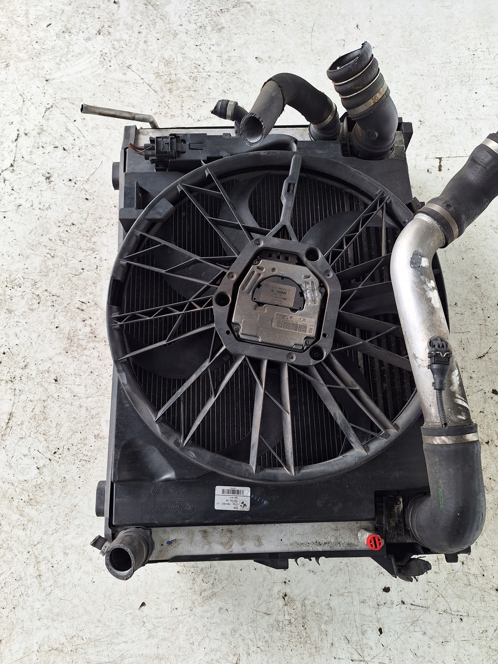 BMW 5 E60 E61 03-10 support panel for radiators 2.0D m-packet