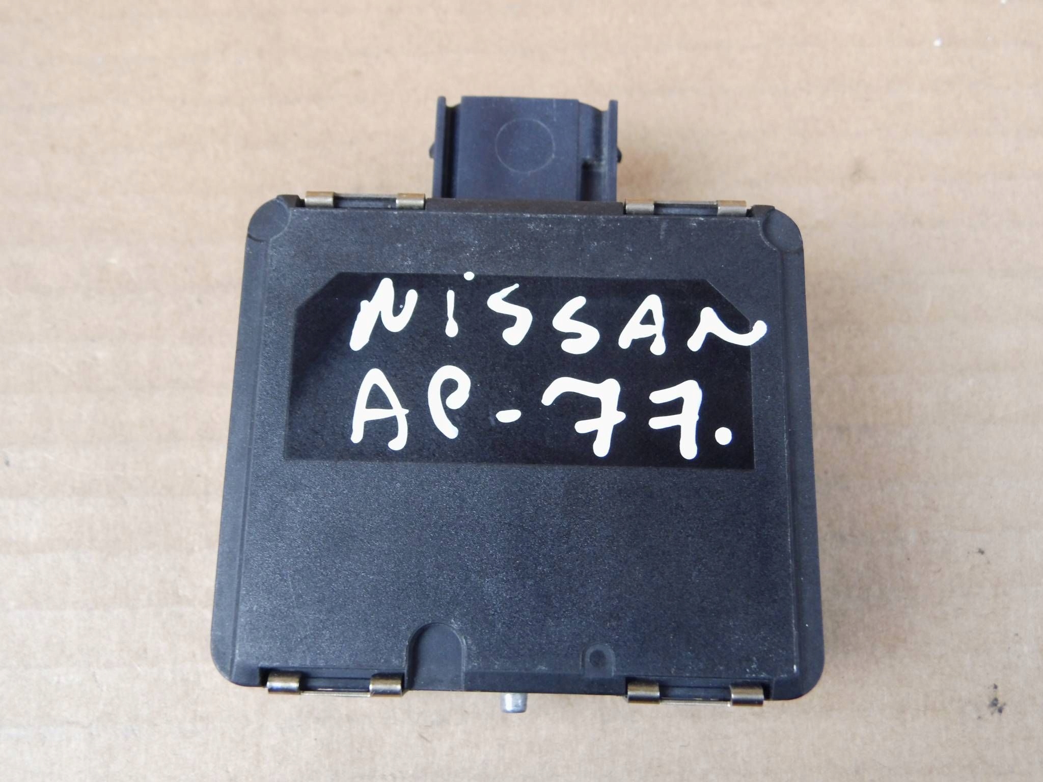 Nissan Qashqai J11 X-TRAIL T32 Module radar sensor distronic ACC 284384EJ0C