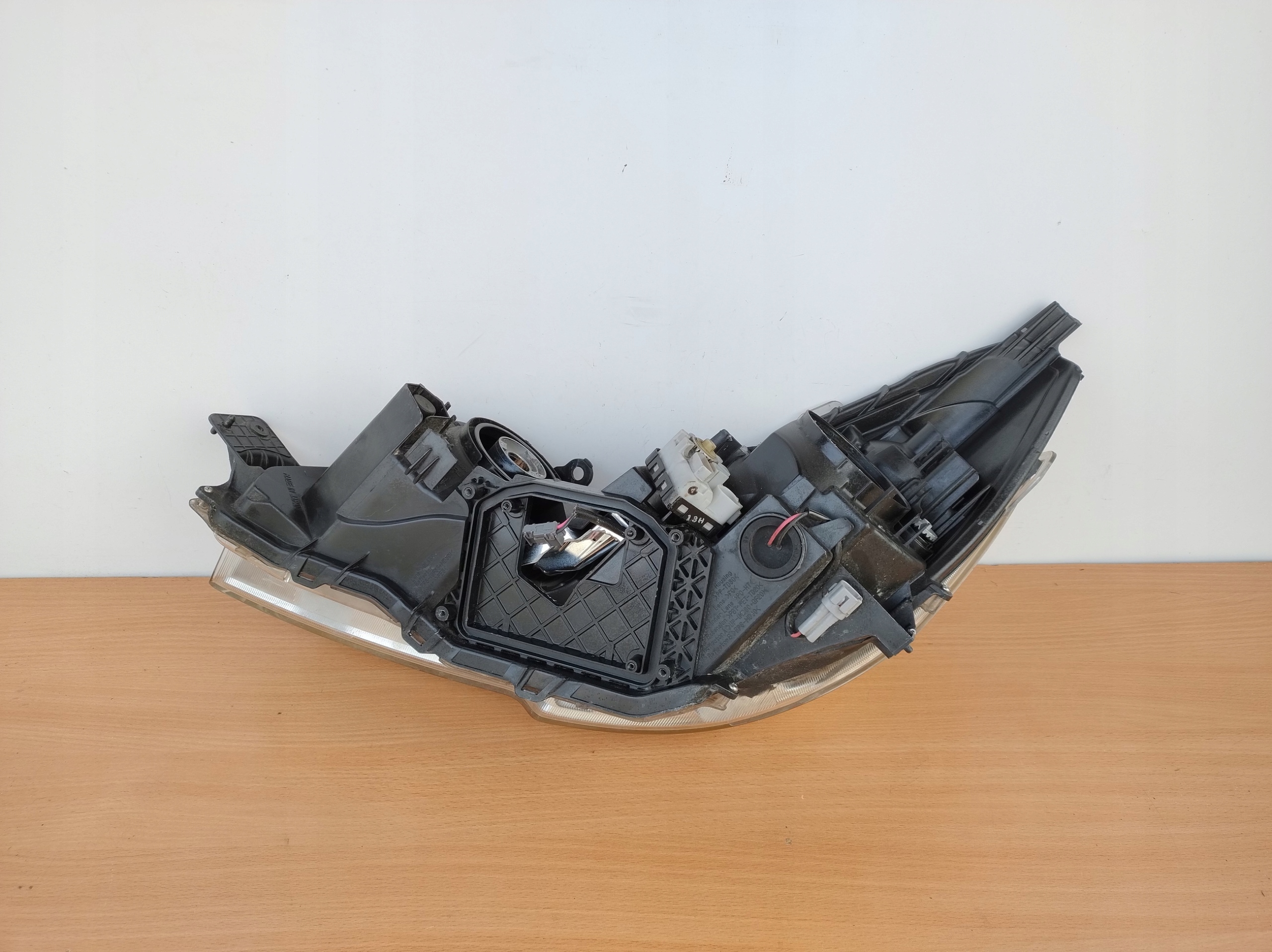 SUBARU LEGACY OUTBACK 9-14 right light front XENON