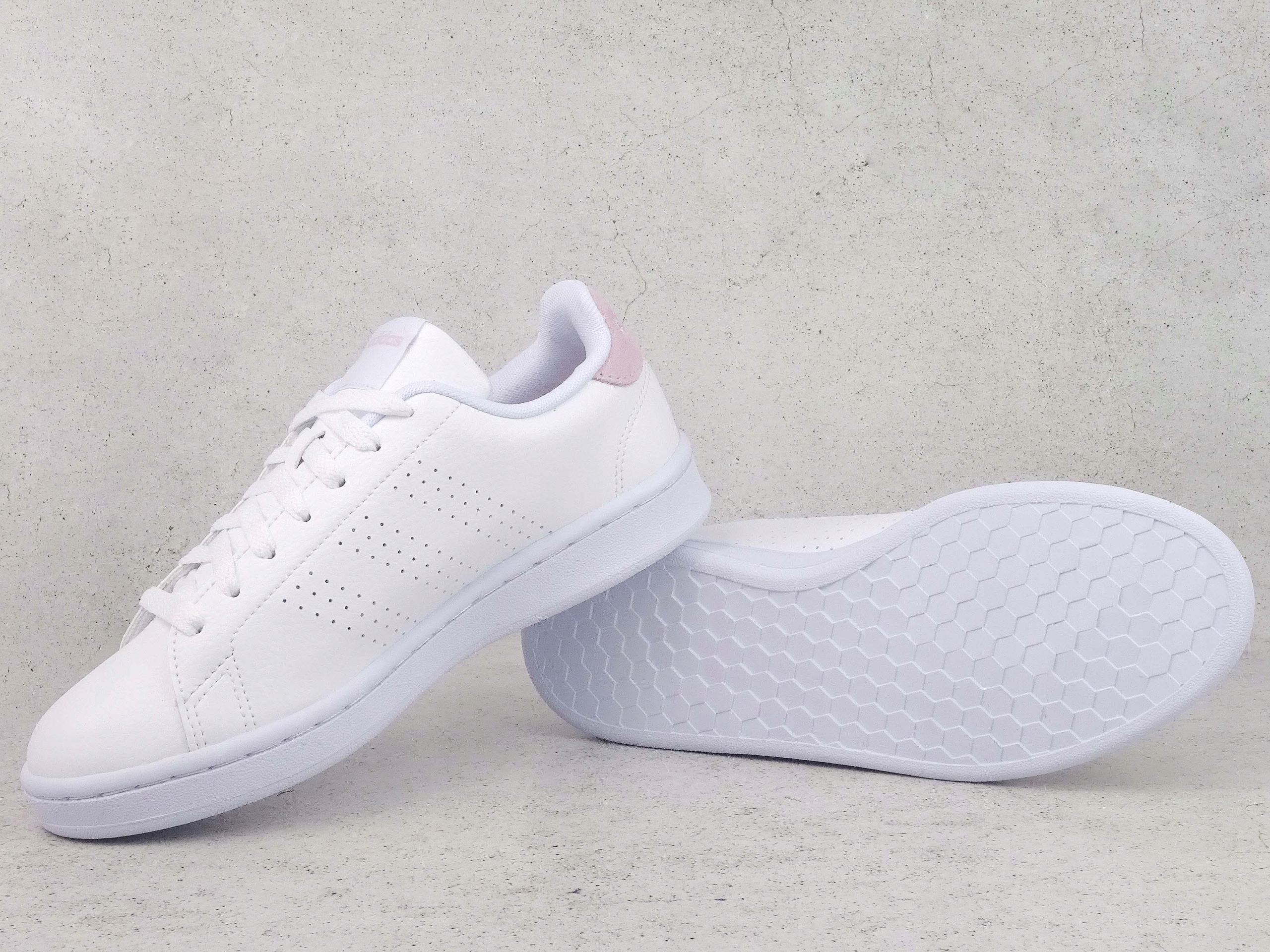 Adidas advantage or stan smith top