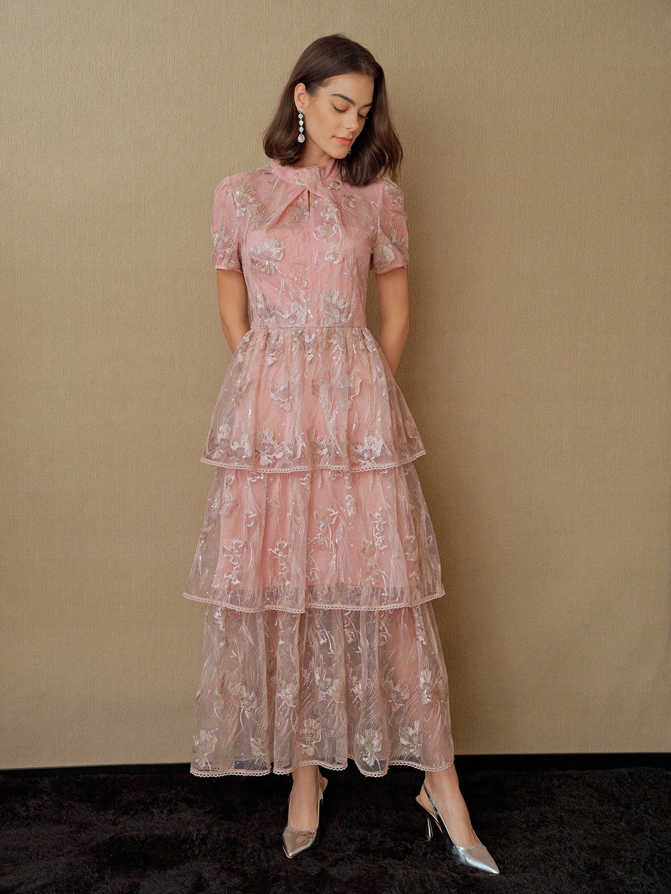 Šaty S Vyšívanými Květy A Flitry Motf Premium Xs