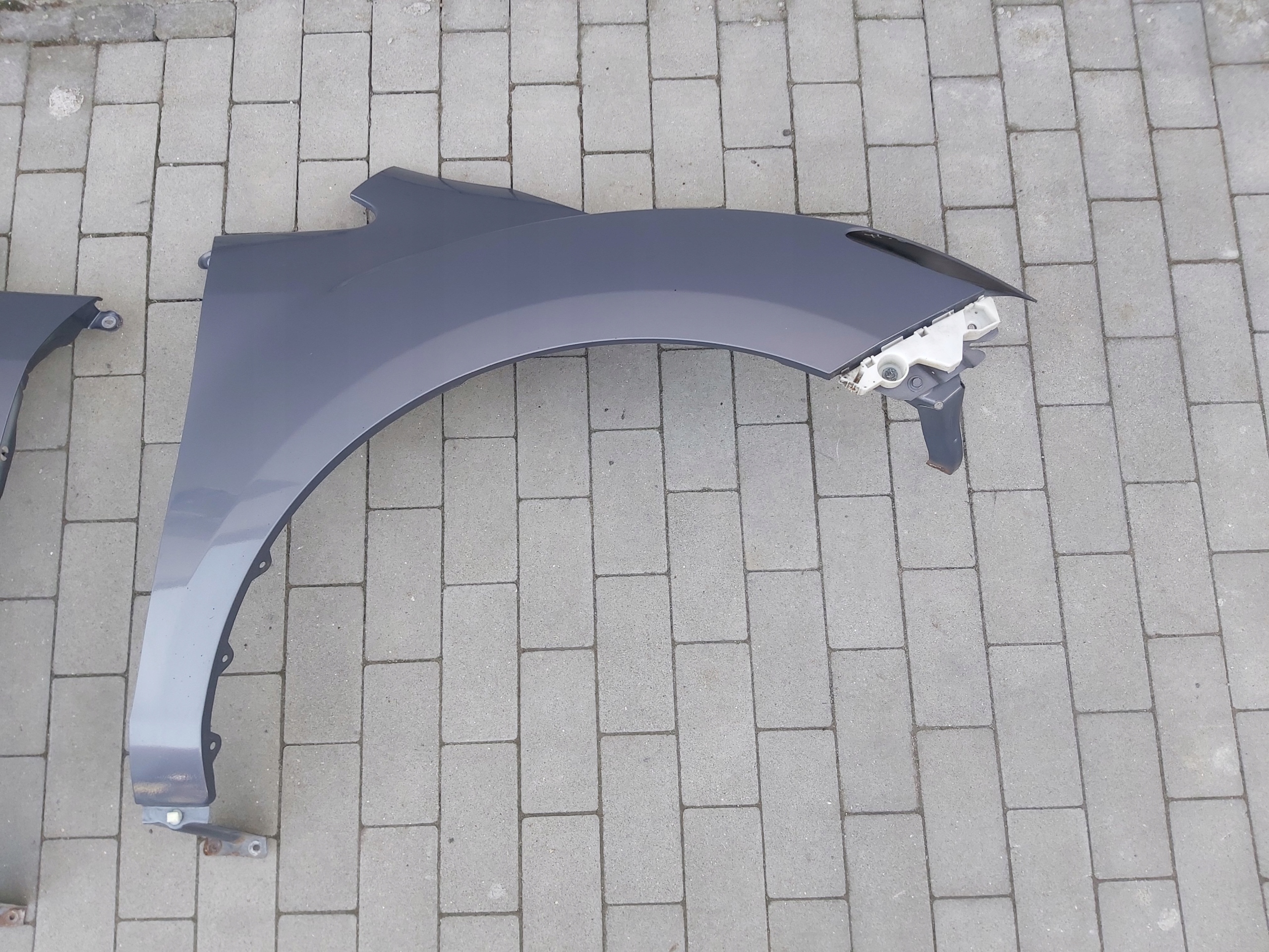 fender front right front MAZDA CX-7 CX7 32S
