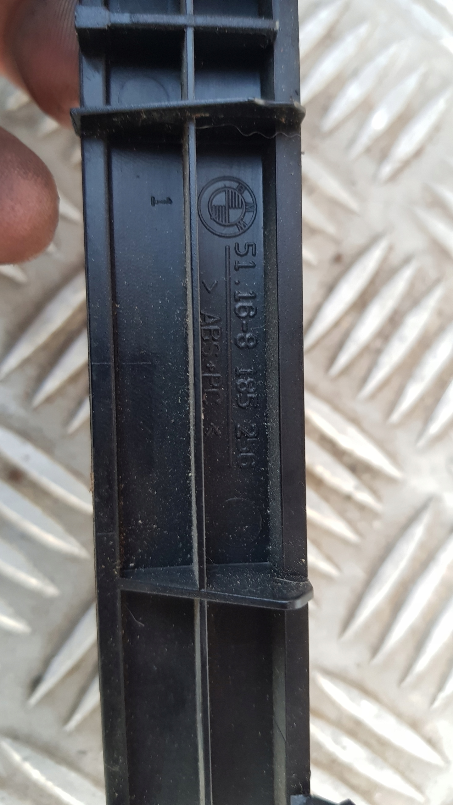 BMW E39 DEKOR DESKI ROZDZIELCZEJ 8185256