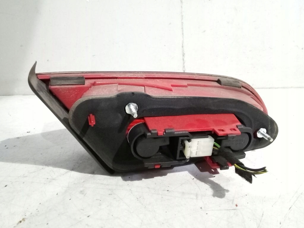 Alfa Romeo 159 kombi light right rear part to the bonnet