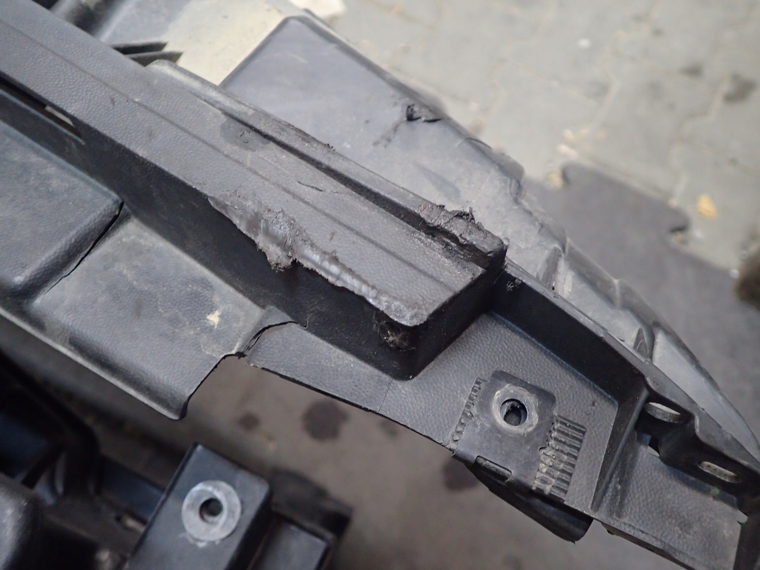 PAS PRZEDNI SEAT TARRACO Typ samochodu Samochody osobowe