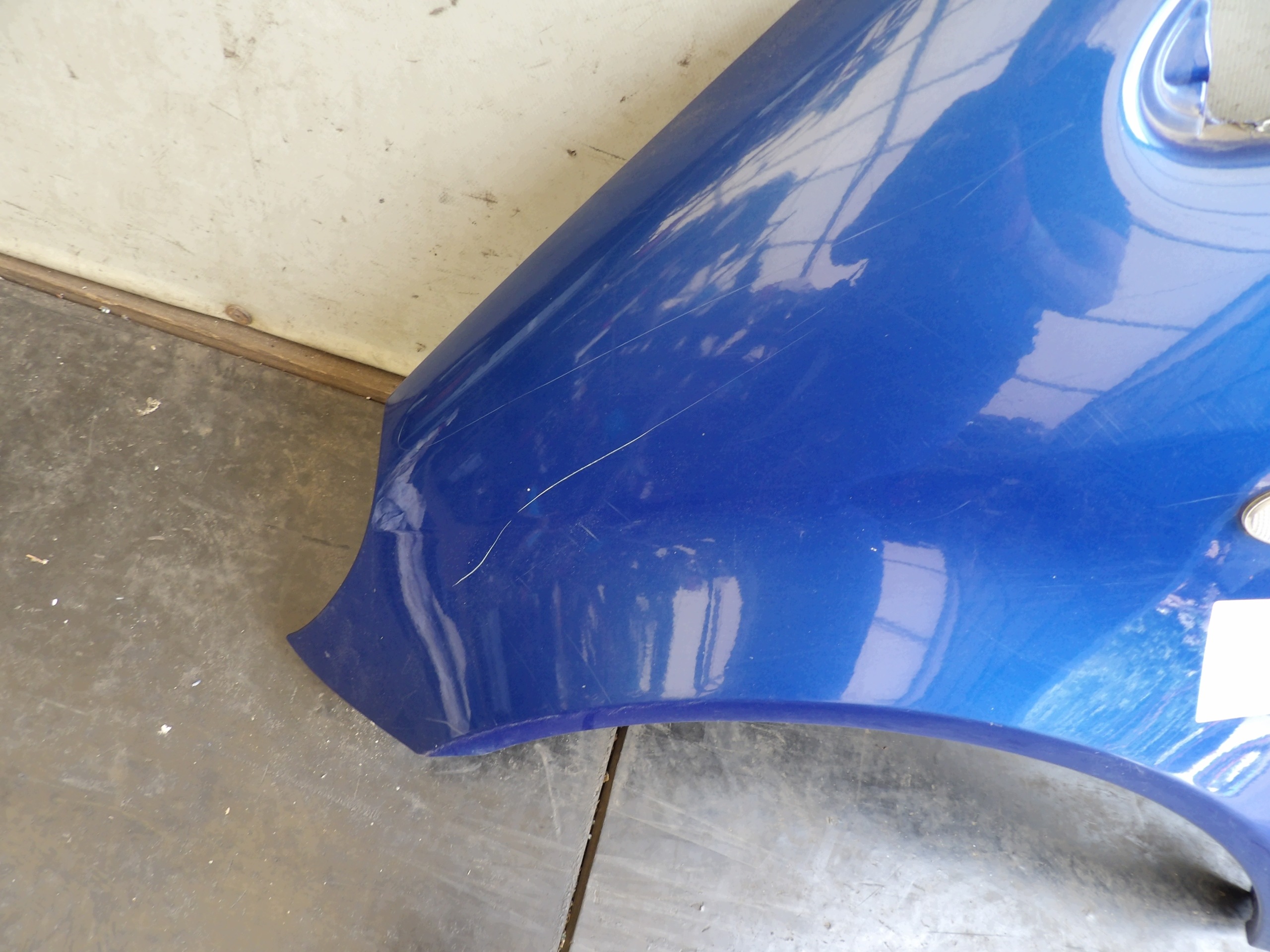 Mercedes A 140 fender front left 933