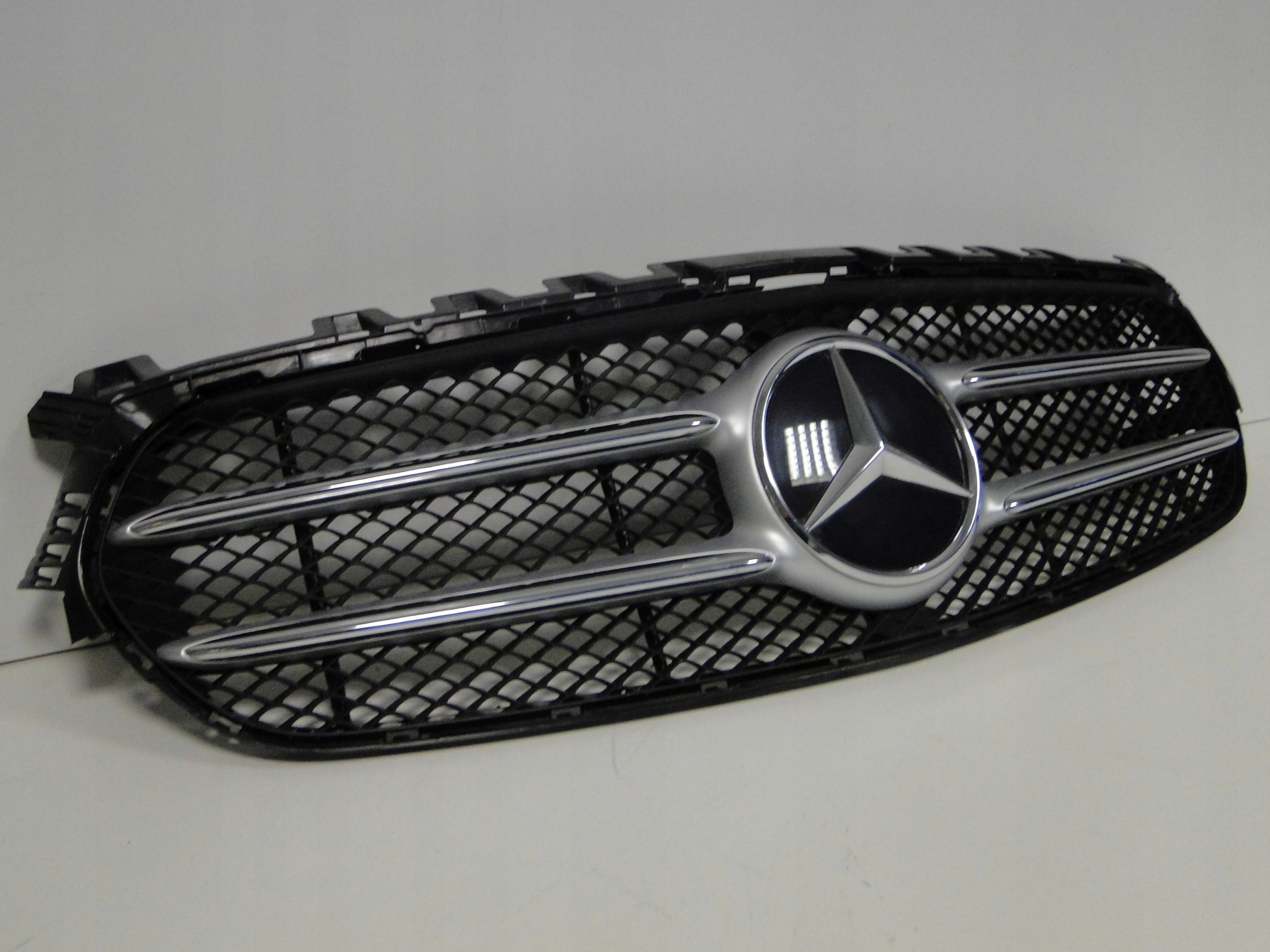 MERCEDES B KLASA W247 247 GRILL ATRAPA BEZ KAMERY + GWIAZDA EMBLEMAT Typ samochodu Samochody osobowe