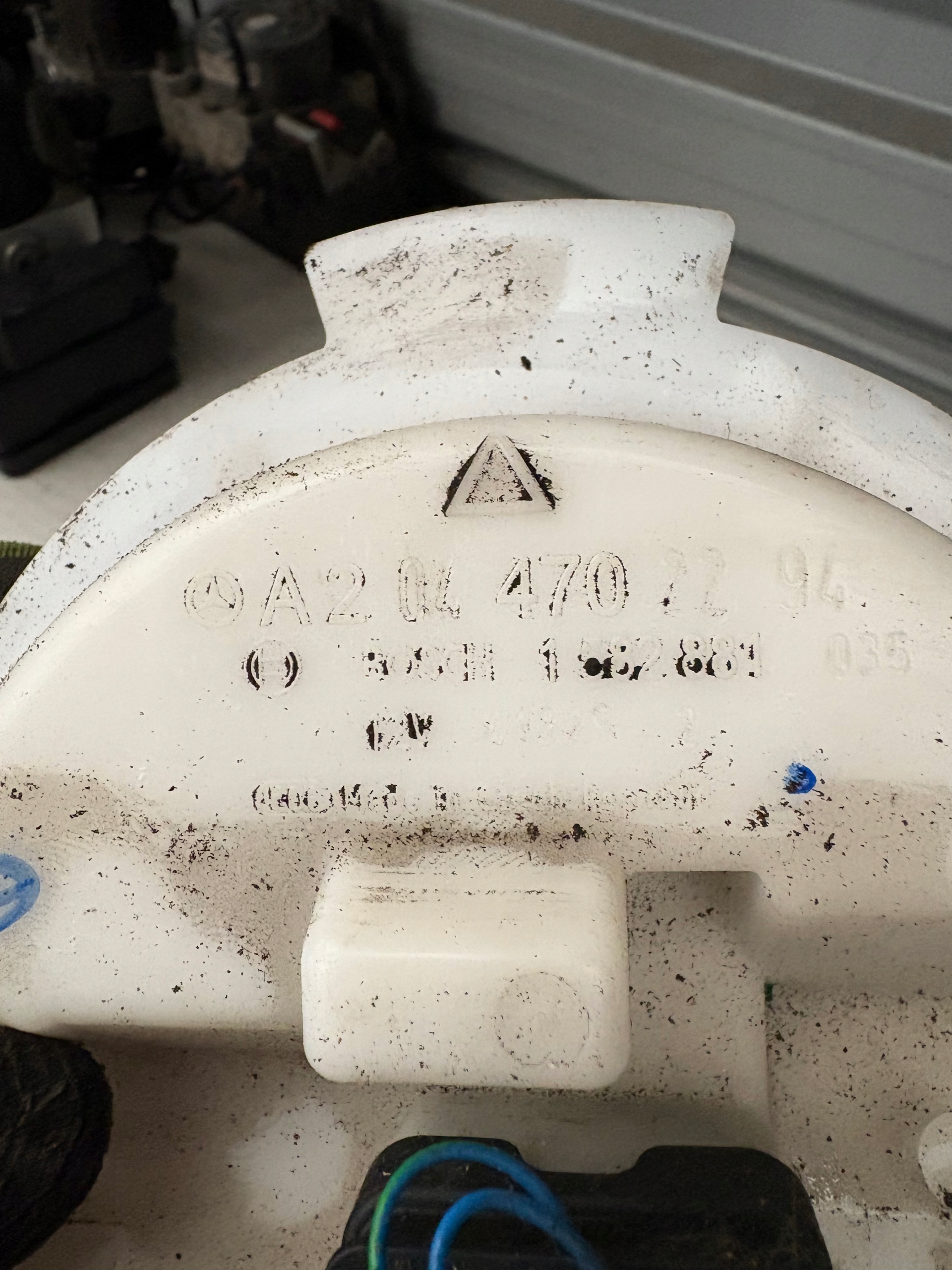 feed pump MERCEDES C W204 2.2 CDI A2044702294