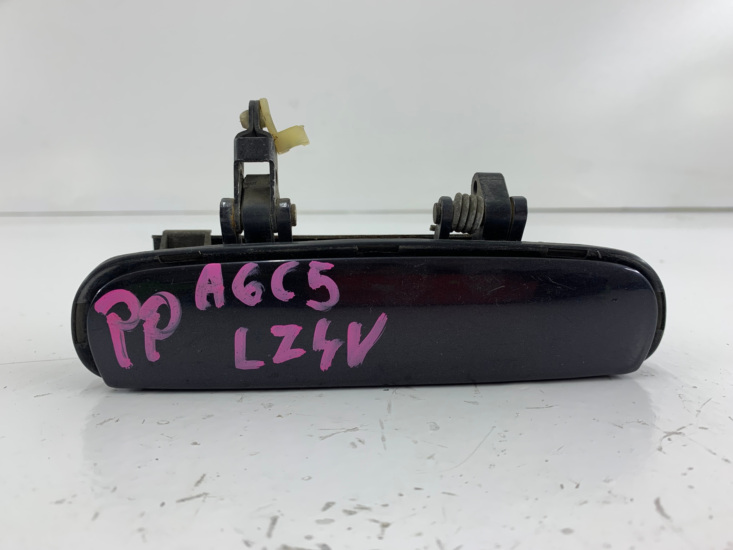 AUDI A6 C5 handle exterior right front LZ4V