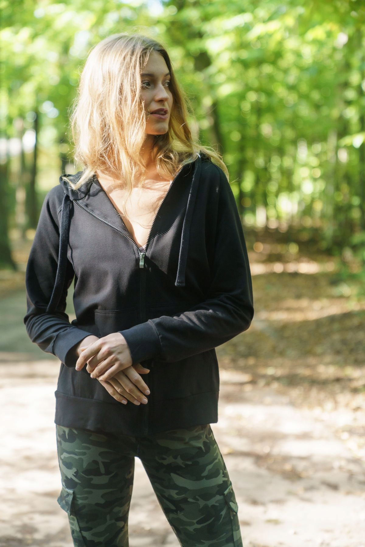

Bluza damska dresowa rozpinana z kapturem L
