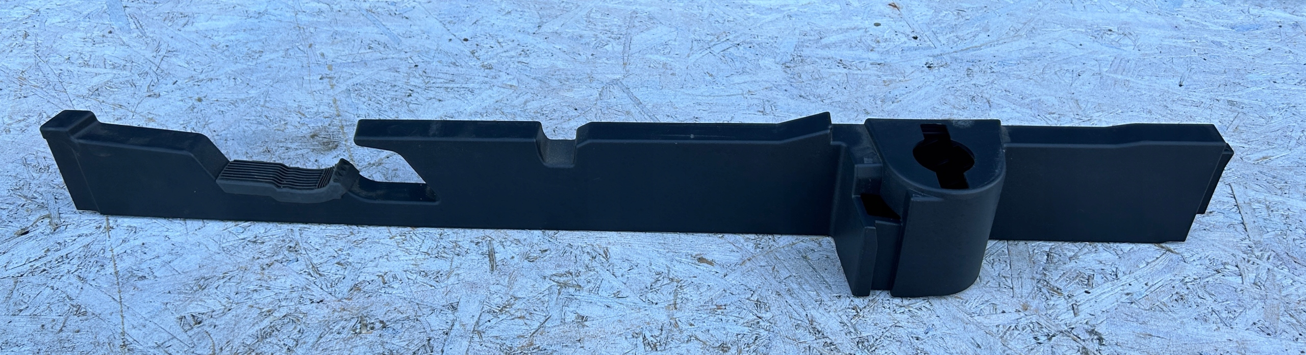 bracket moulding boot right left VW GOLF VII KOMBI 12