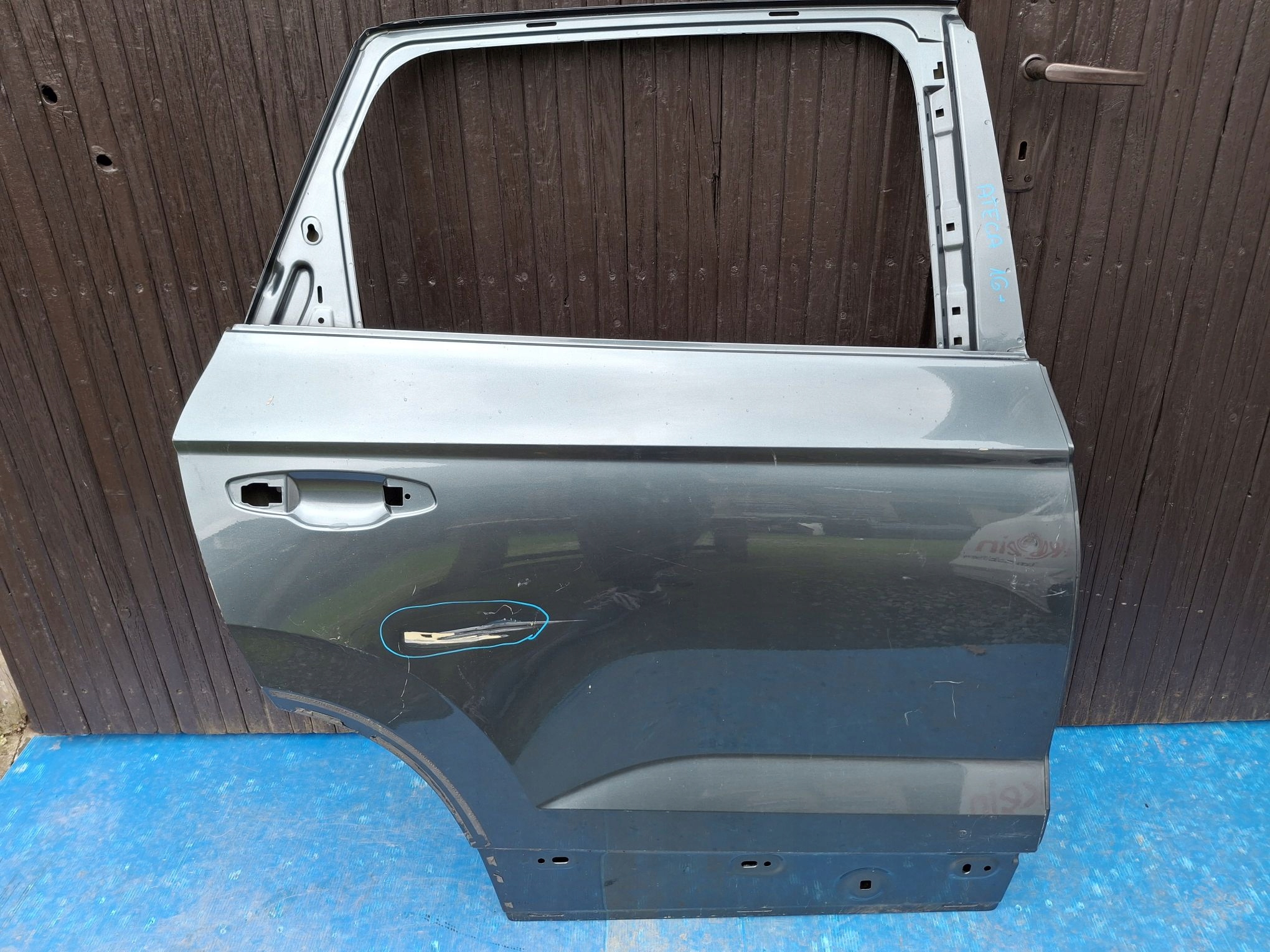 door right rear. SEAT ATECA 2016R->