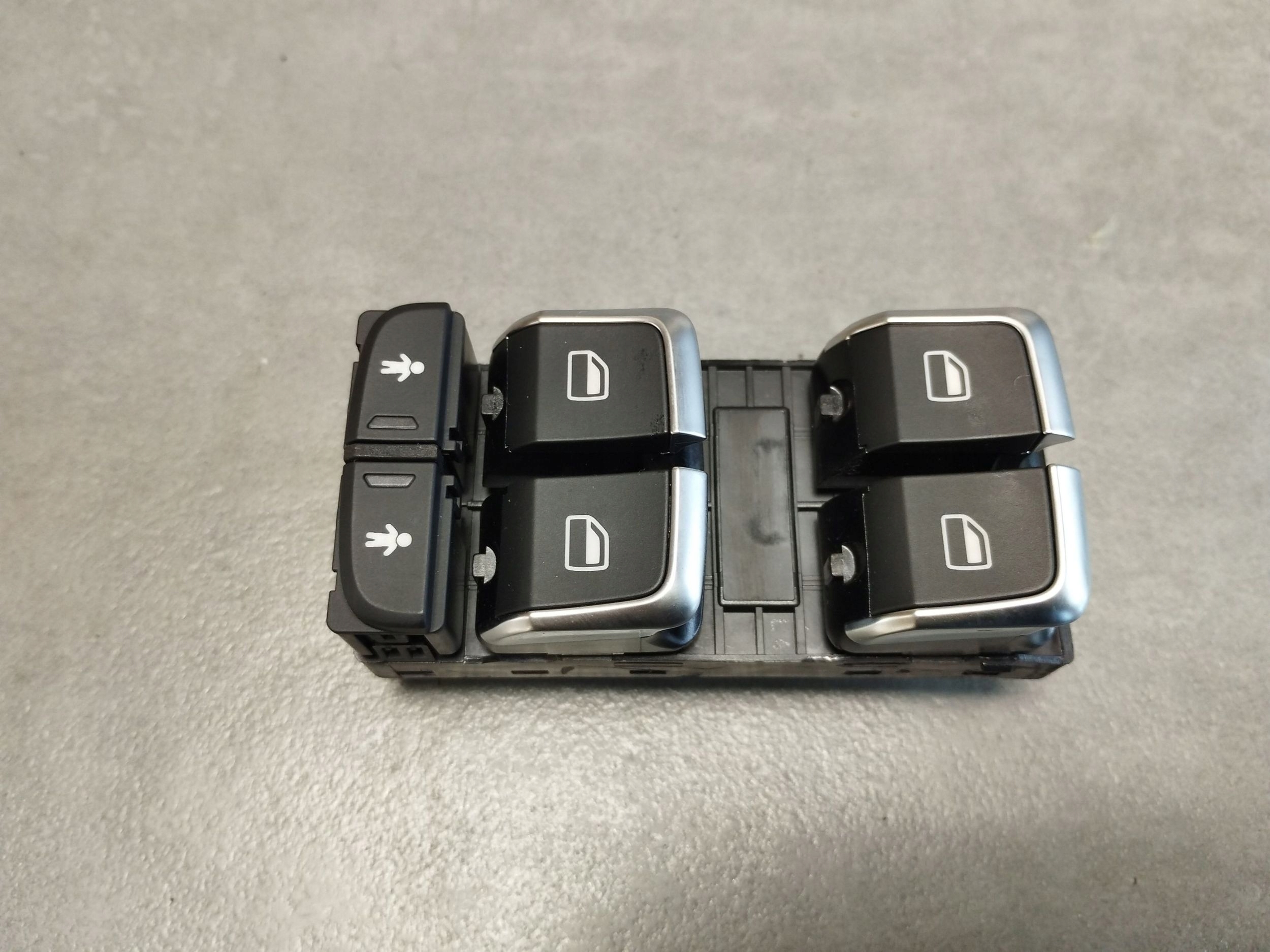 Audi A8 D4 4H ovladac oken levý předek 4H0959851E
