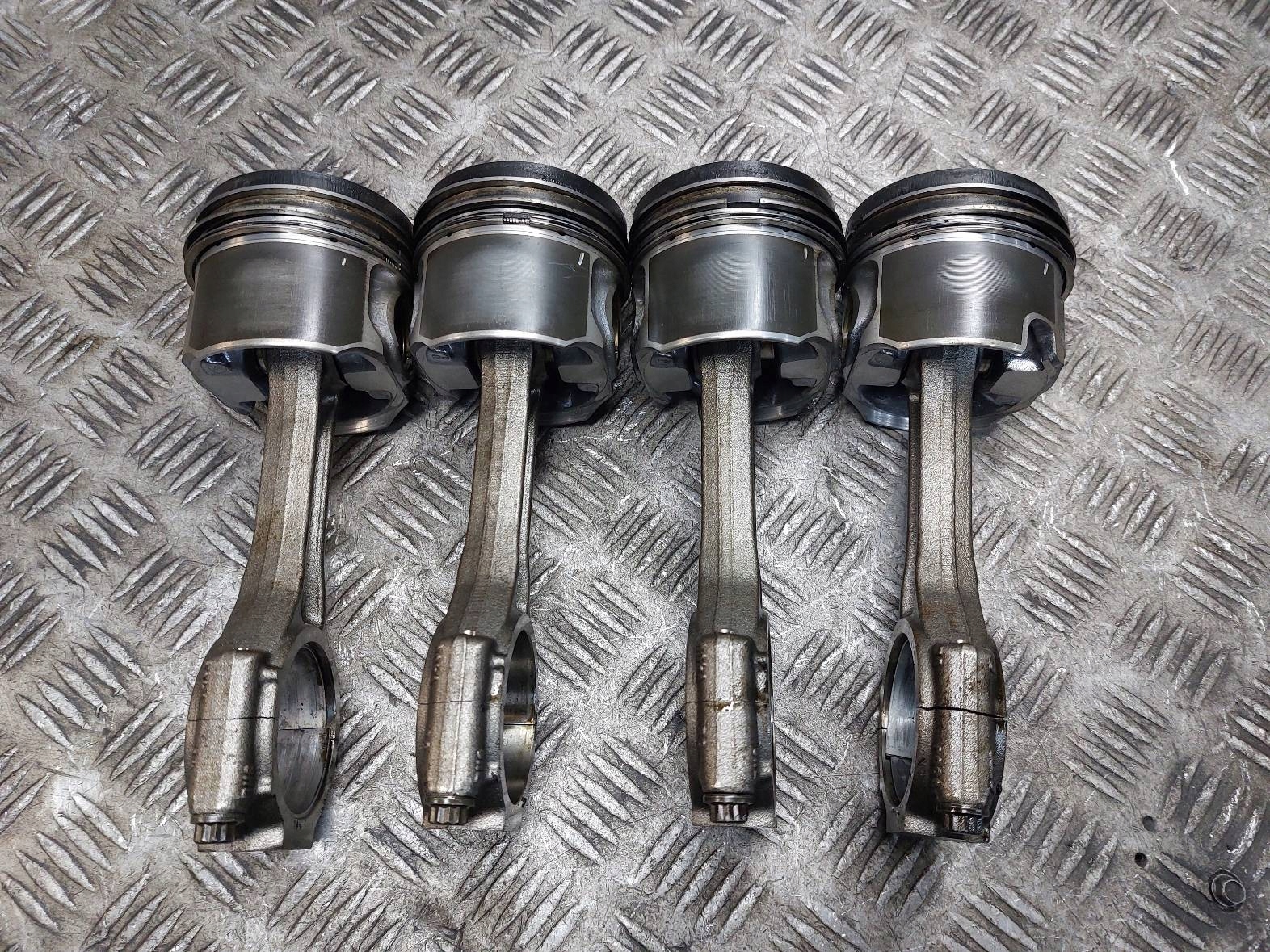 piston + connecting rod VOLKSWAGEN PASSAT B6 2.0 TDI BKP
