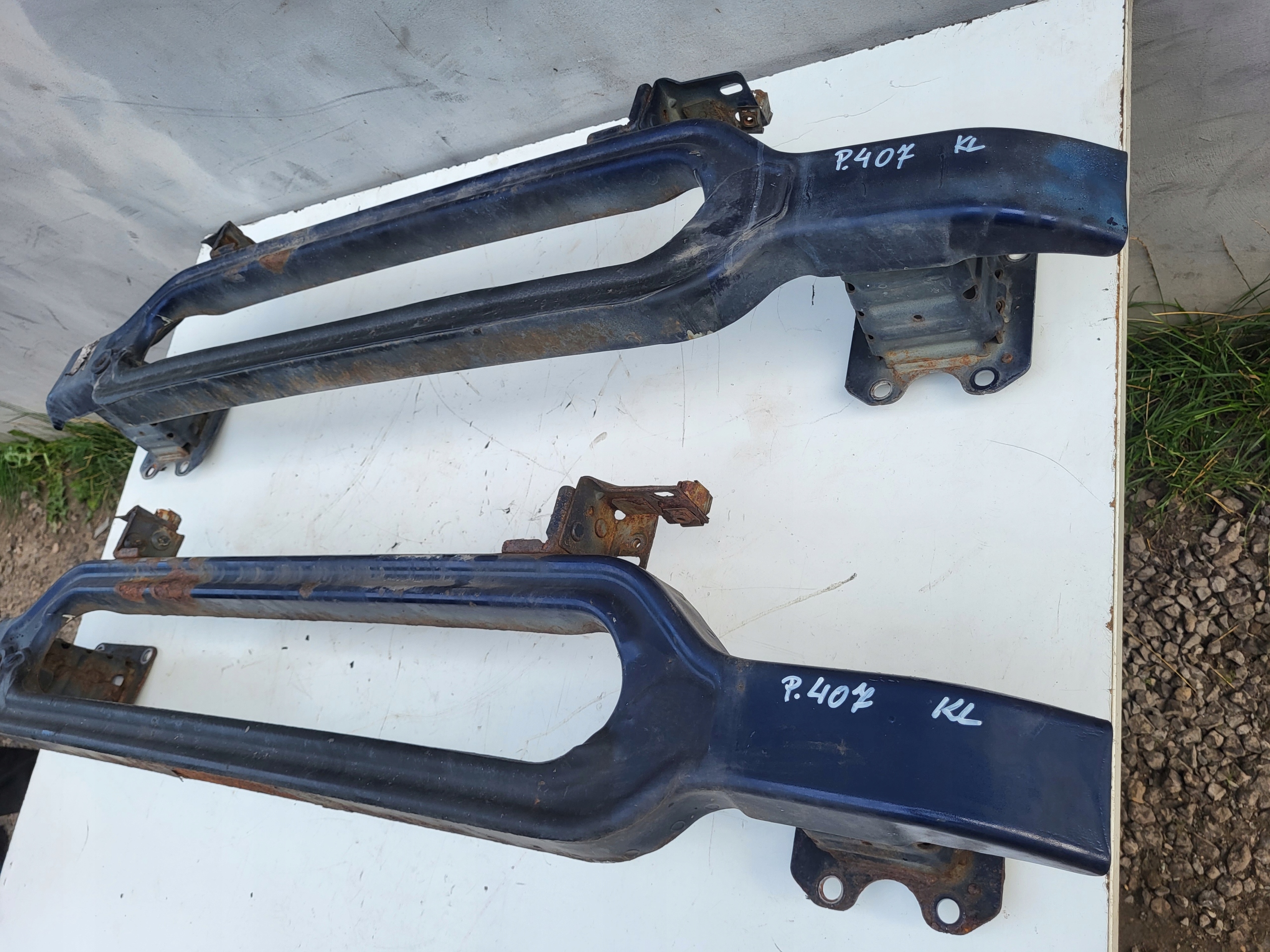 výztuha pod nárazník předek PEUGEOT 407