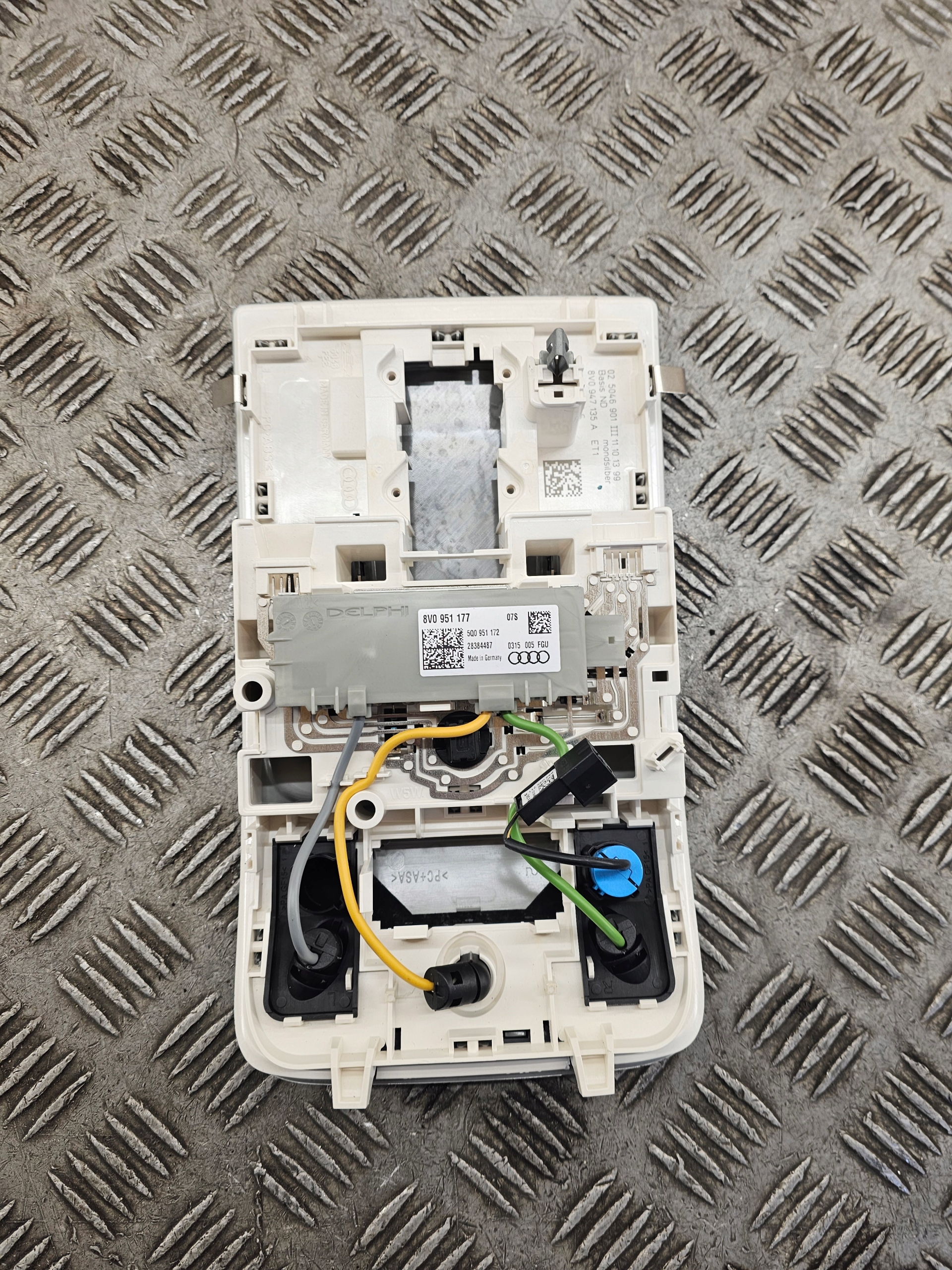 FANALE Plafoniera interna cabina CIELO INTERNO AUDI A3 8V 8V0951177