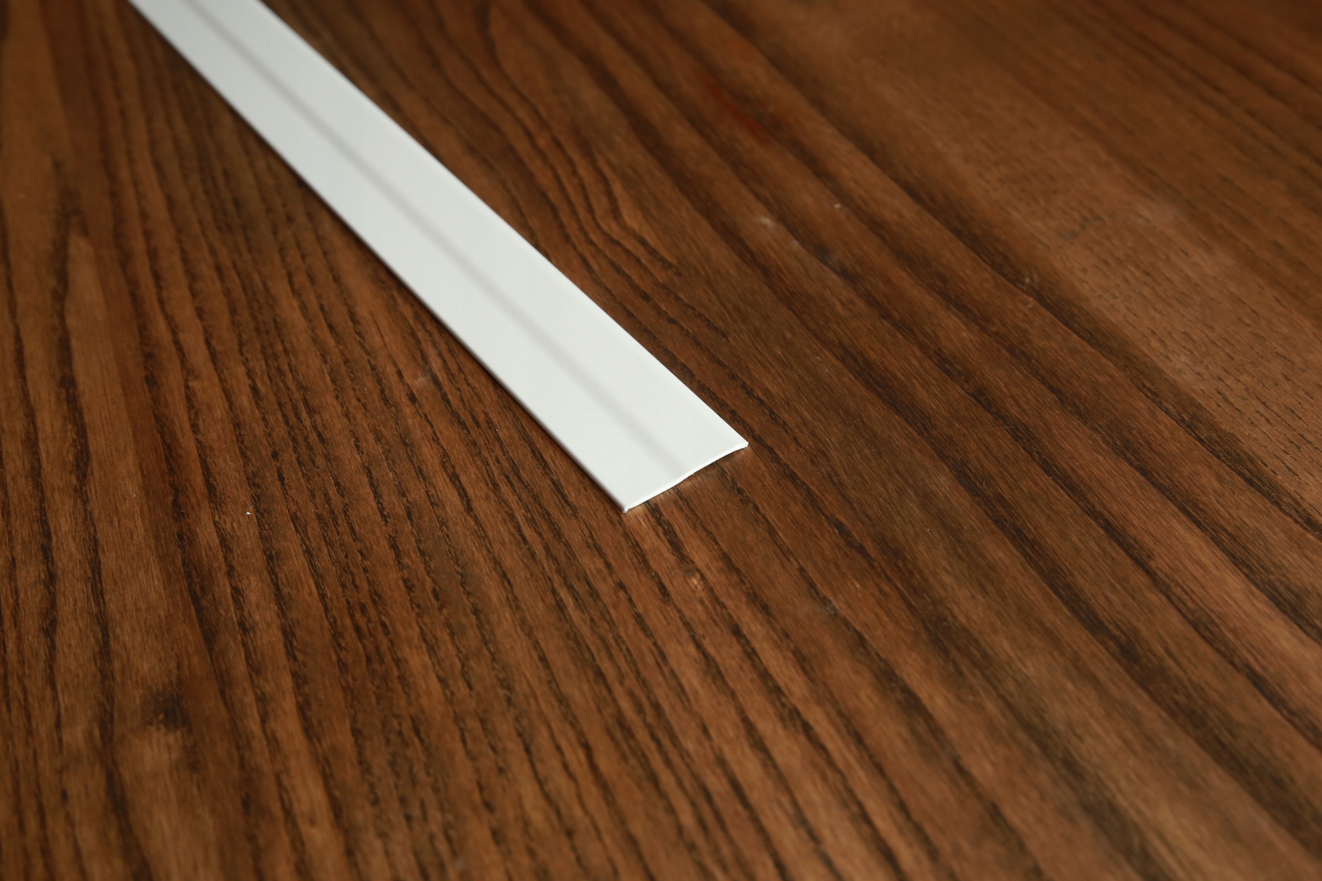 Prowadnice do rolet płaskie PCV 34mm (2x 135cm) Marka Karmet