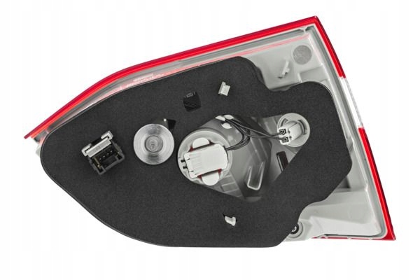 LAMPA TYLNA 045375 VALEO PEUGEOT 308 SW Stan opakowania oryginalne