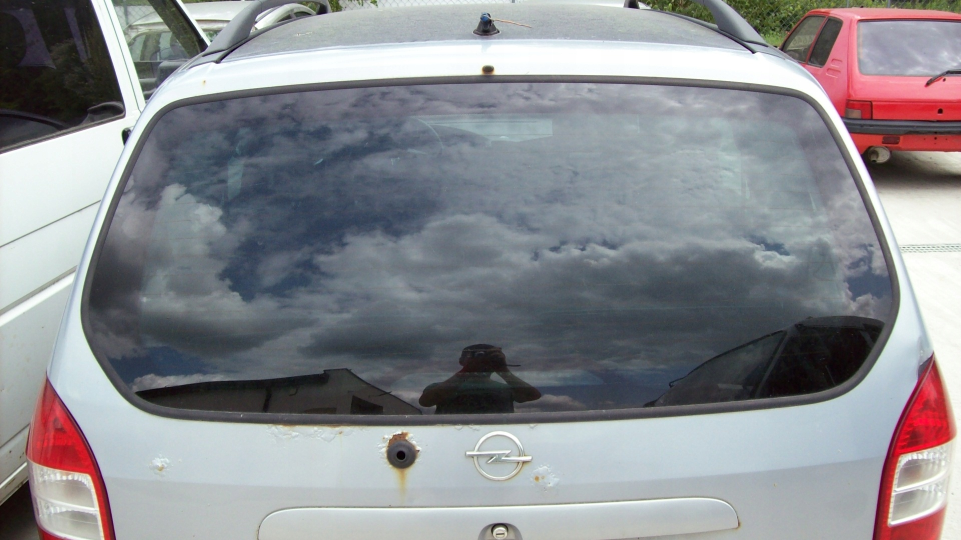 СТЕКЛО ЗАДНЕЙ ДВЕРИ БАГАЖНИКА OPEL ZAFIRA A 99R