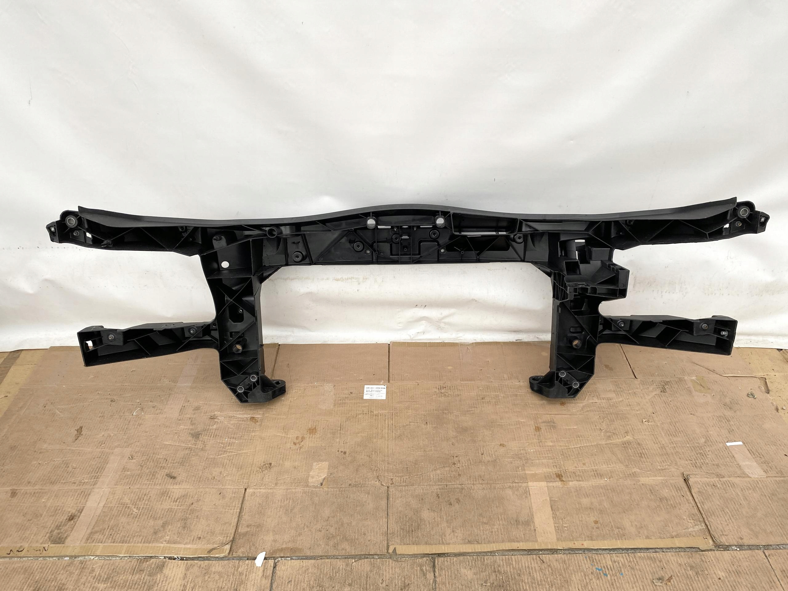 Sprinter W907 W910 2017- pillar iron support panel for radiators 907 910 original