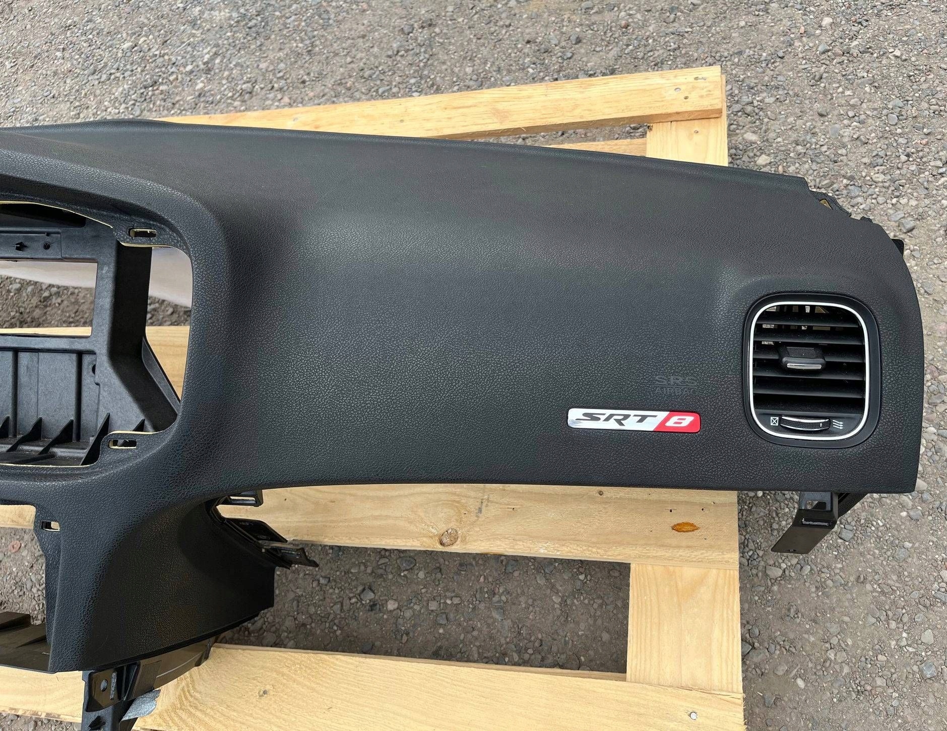 dashboard instrument panel cockpit console airbag airbag Dodge Charger 2011+