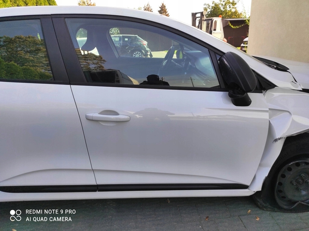 DRZWI PRZEDNIE PRZÓD PRAWE RENAULT CLIO V 5 2019-2024 BIAŁE DV369