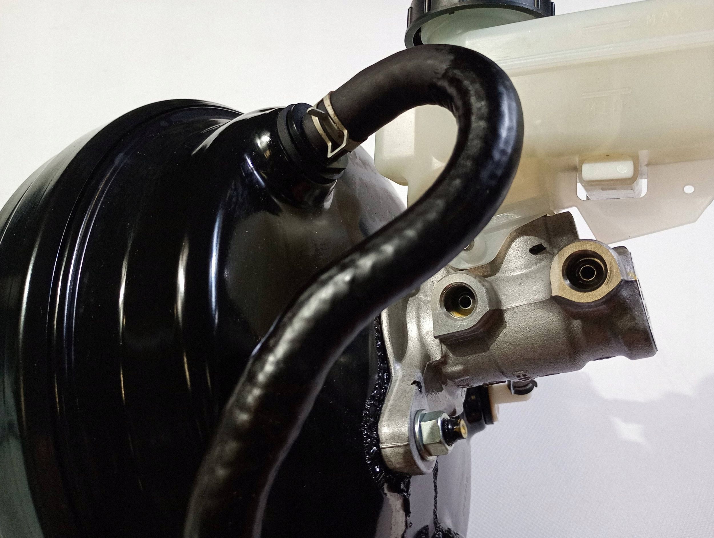 servo control pump brakes Nissan 370Z 2009
