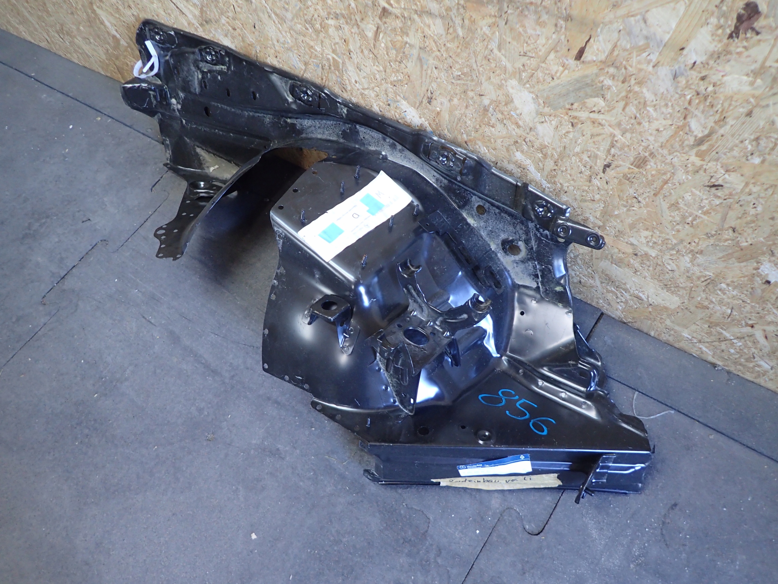 FARTUCH MUDGUARD LEFT FRONT MERCEDES C KLASA W202