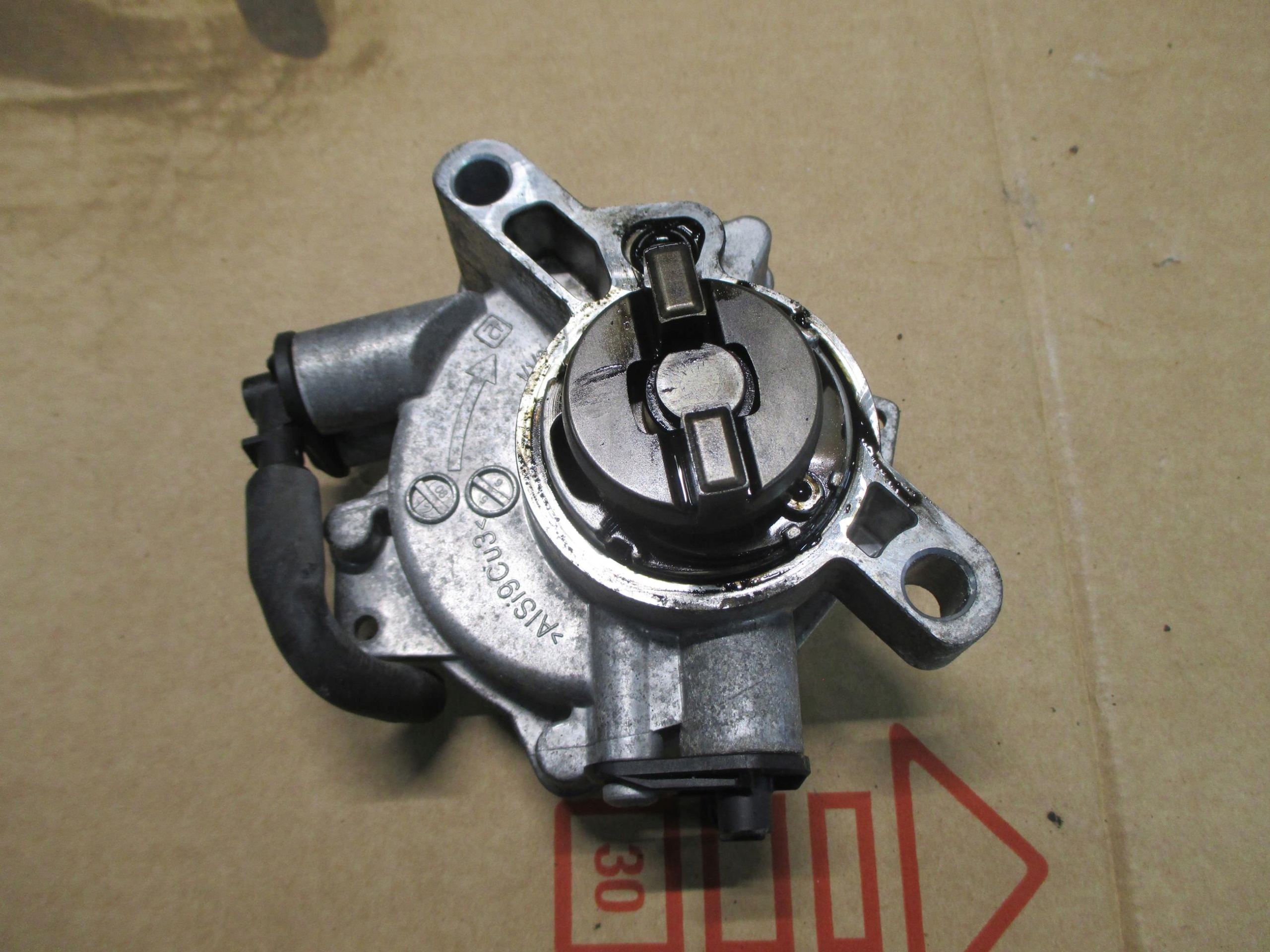 CV6Q-2A451-AB - CITROEN PEUGEOT FORD HDI TDCI ВАКУУМНЫЙ НАСОС